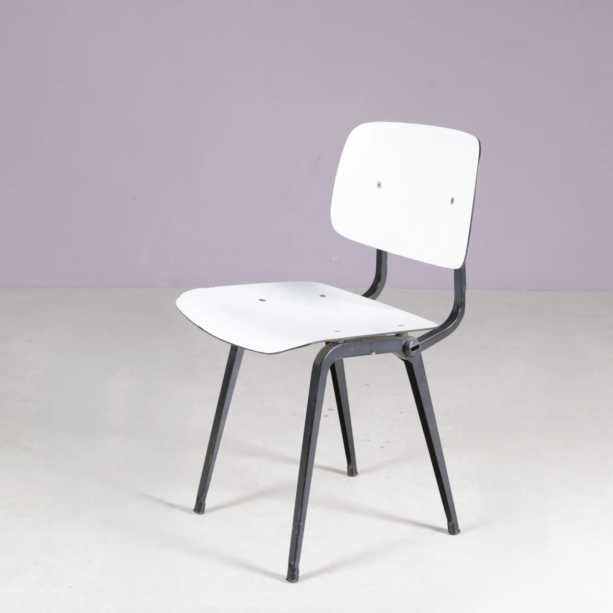 1950s Result chair black/white Friso Kramer Ahrend-De Cirkel
