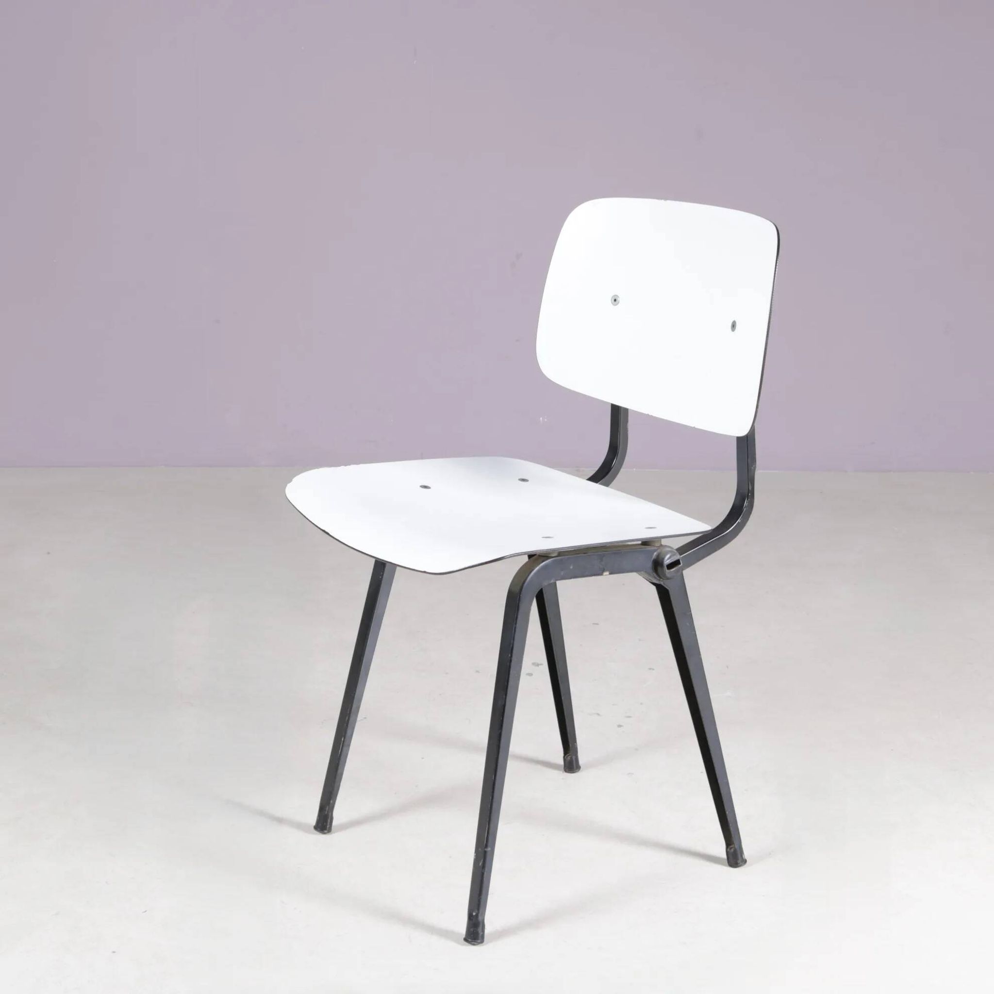 1950s Result chair black/white Friso Kramer Ahrend-De Cirkel