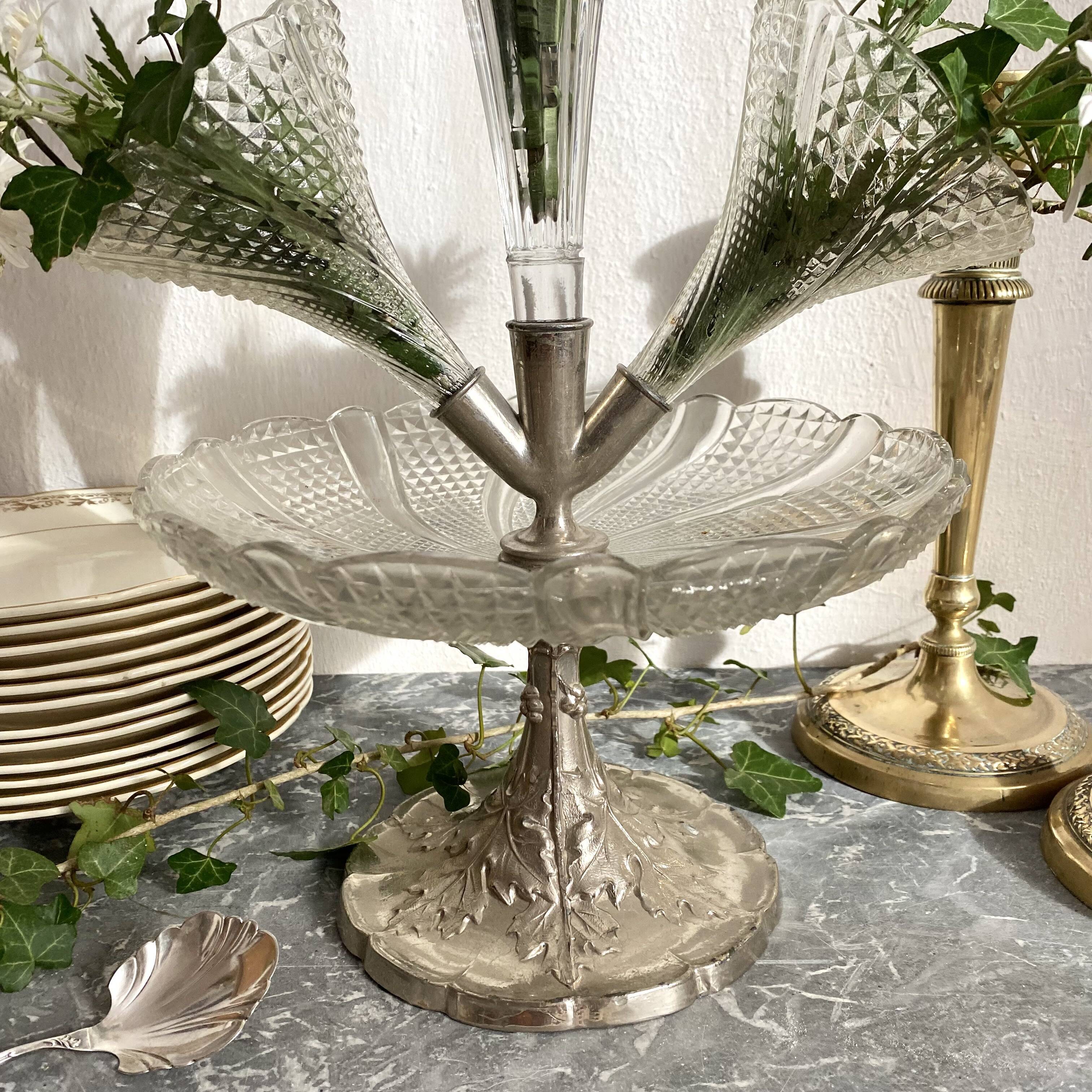 Center table tulip tree vases cornets