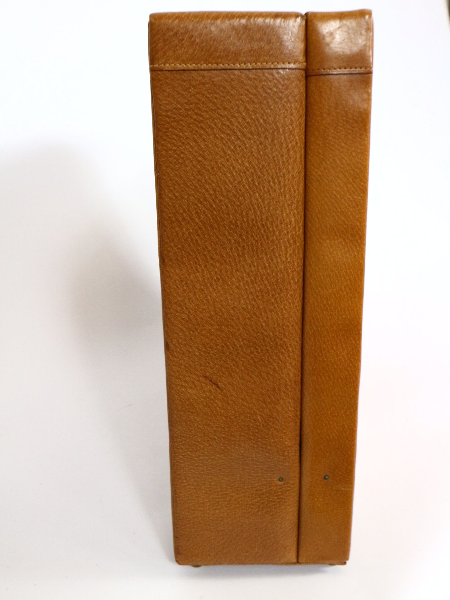 Set three vintage leather suitcases