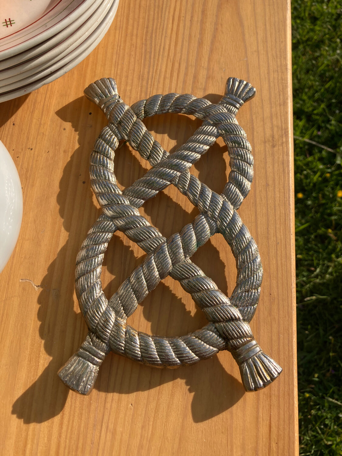 Vintage silver metal rope trivia