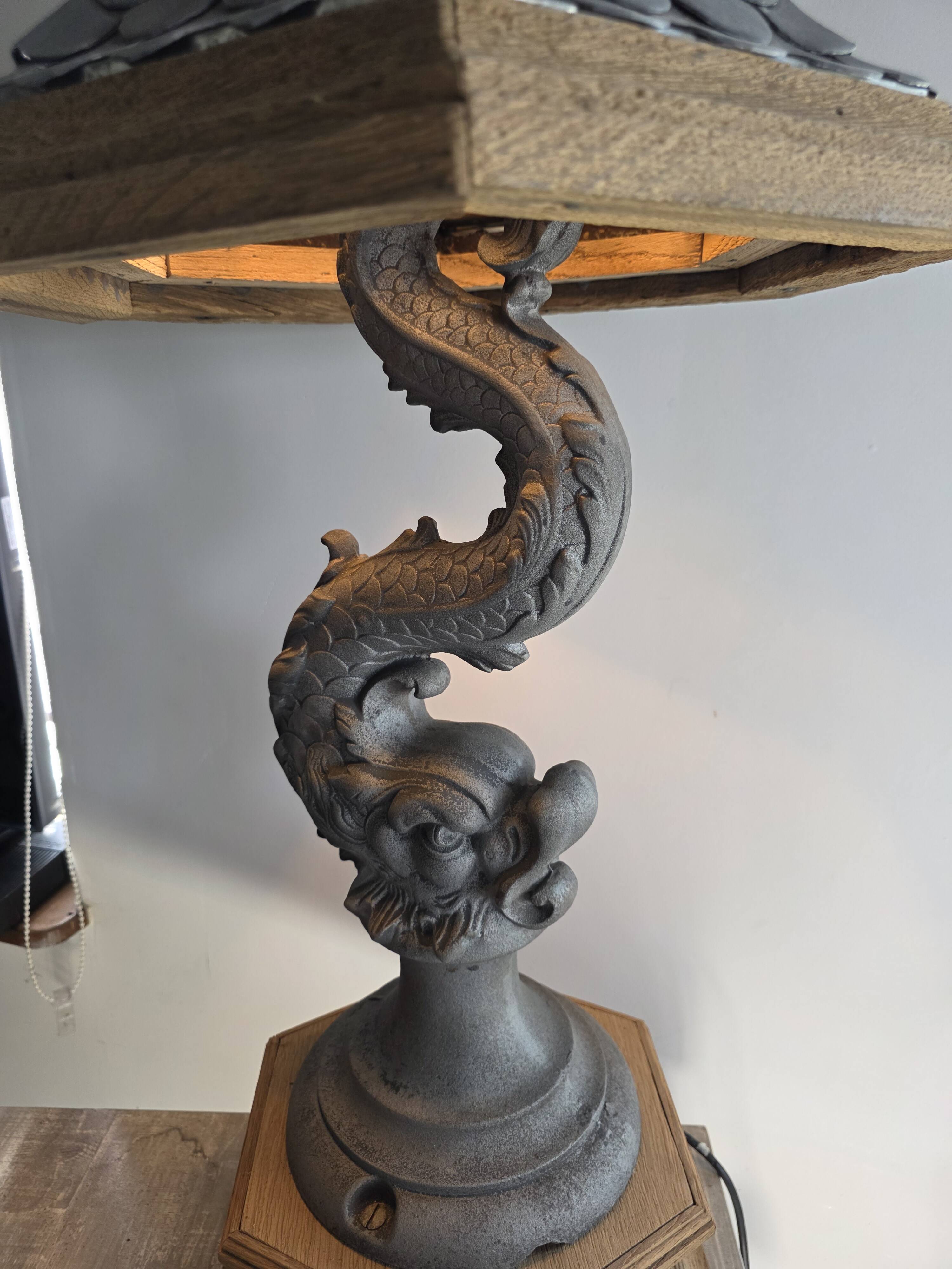 Monumental lamp with a dolphin in cast iron and lead scales - 110cm