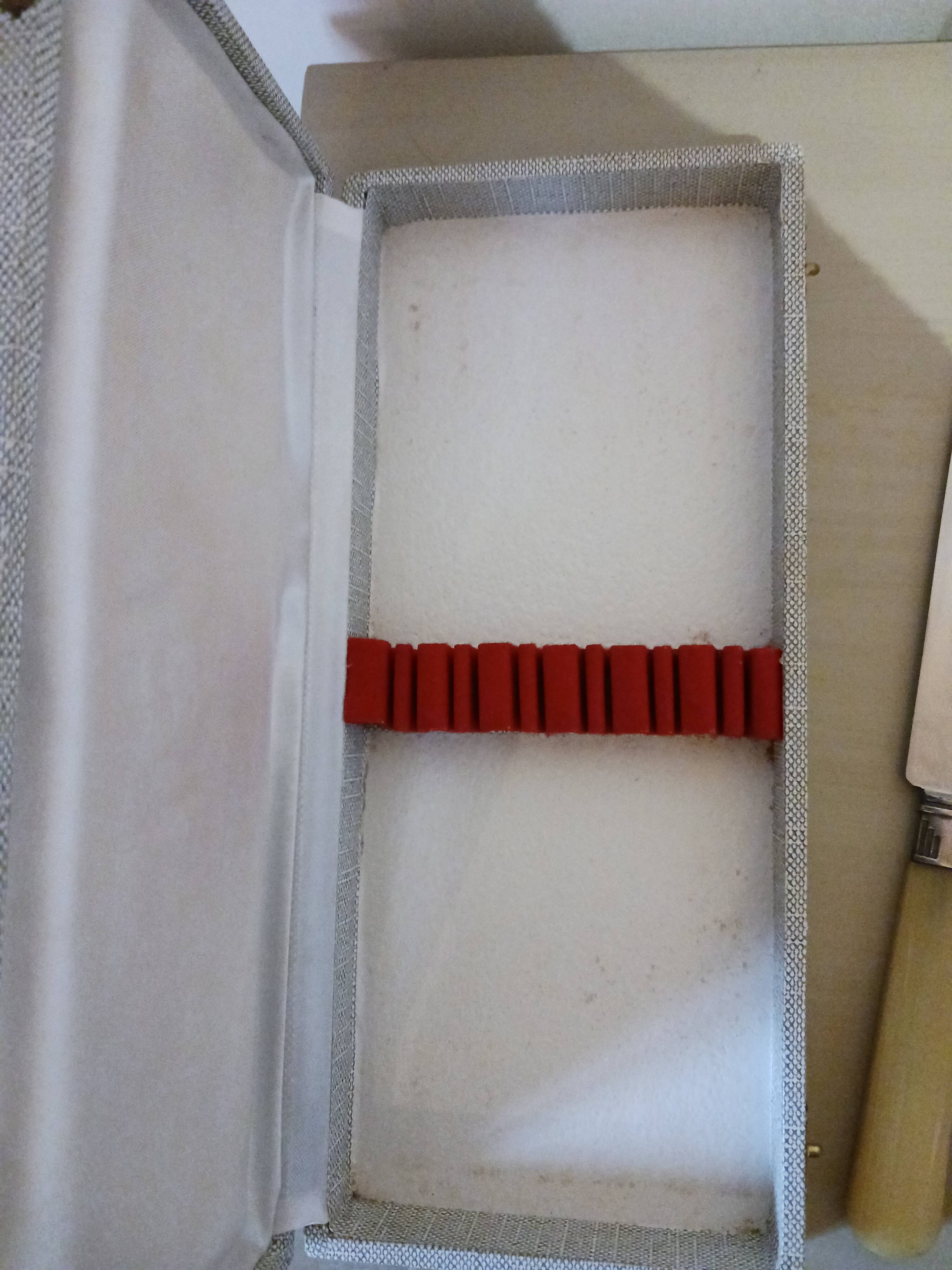 Vintage bakelite knives