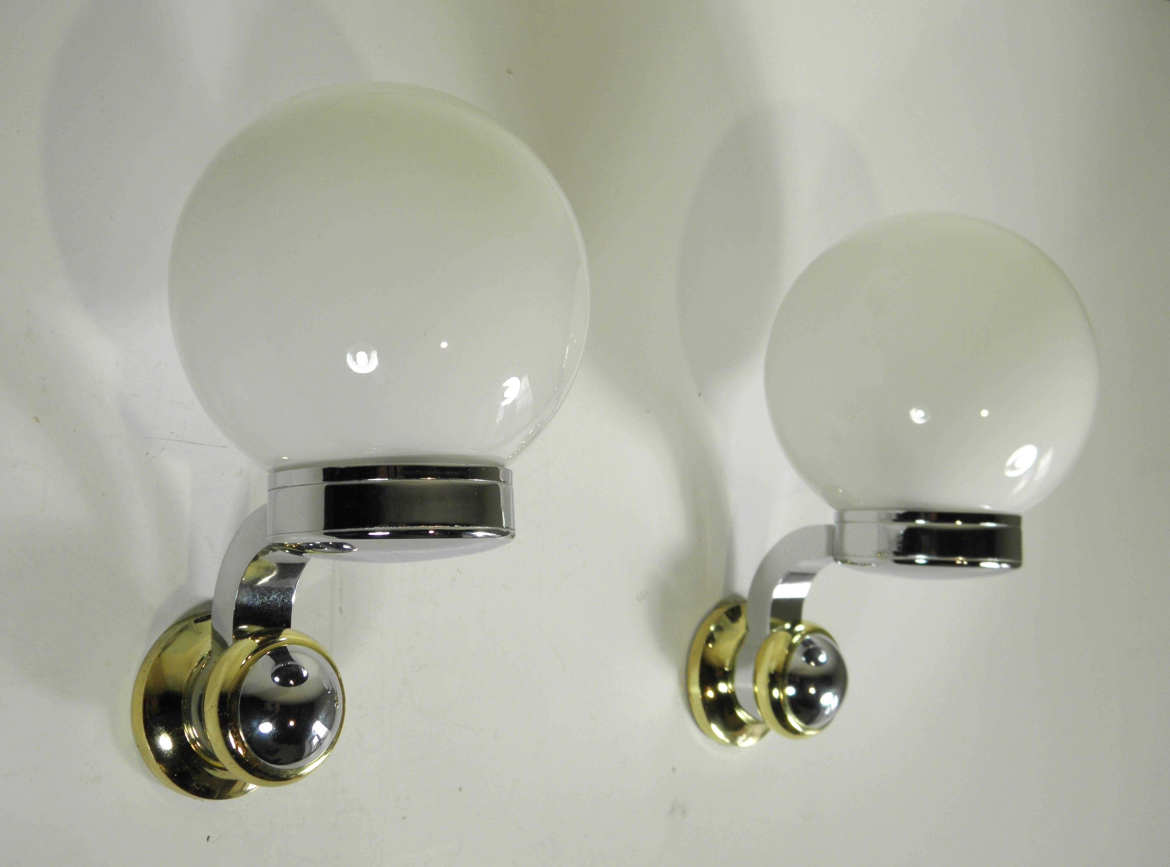 Pair of "GLOBE" APPLIQUES in OPALINE and CHROME and GOLD metal - 70s-80s