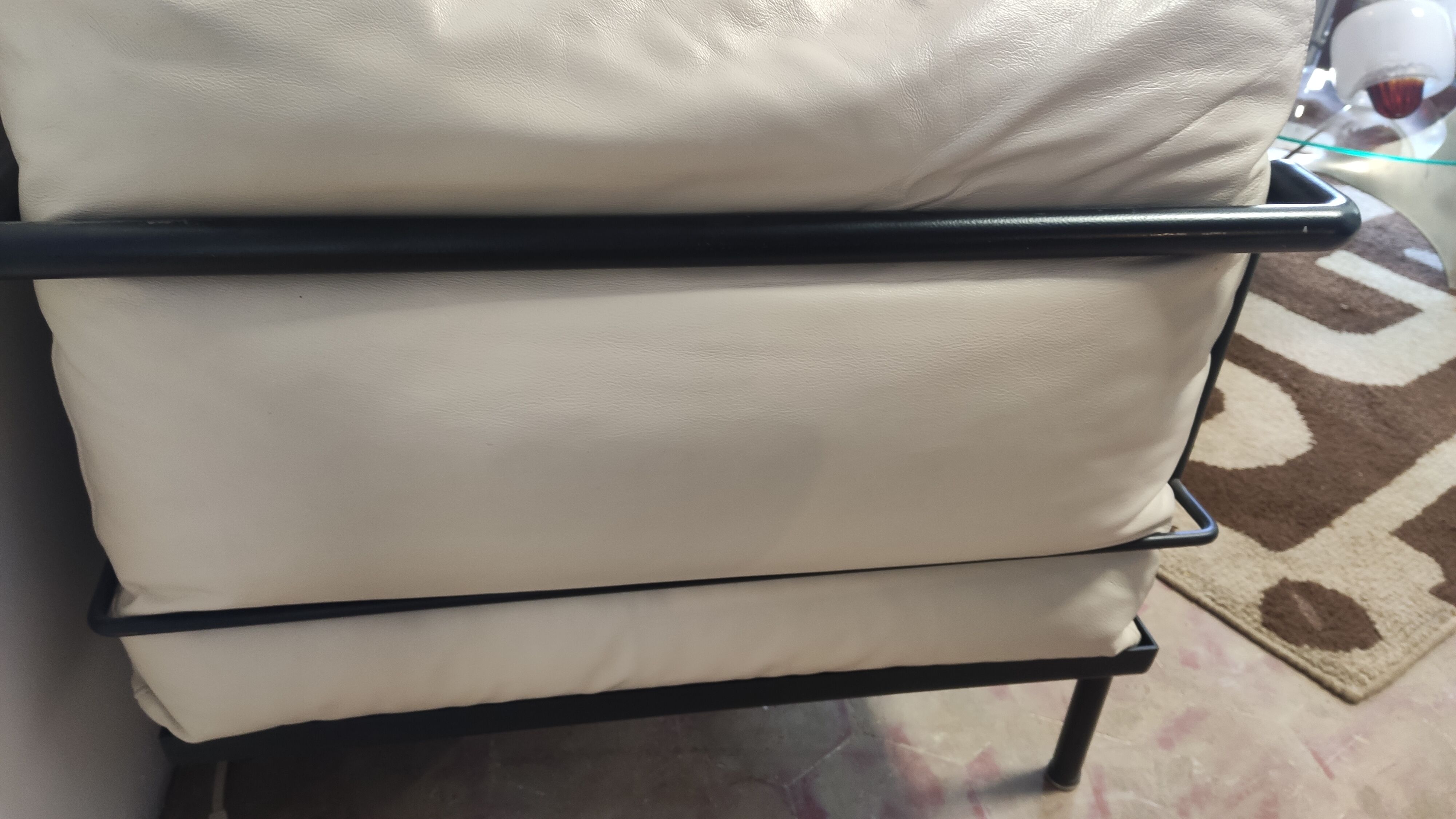2-seater beige leather black metal frames