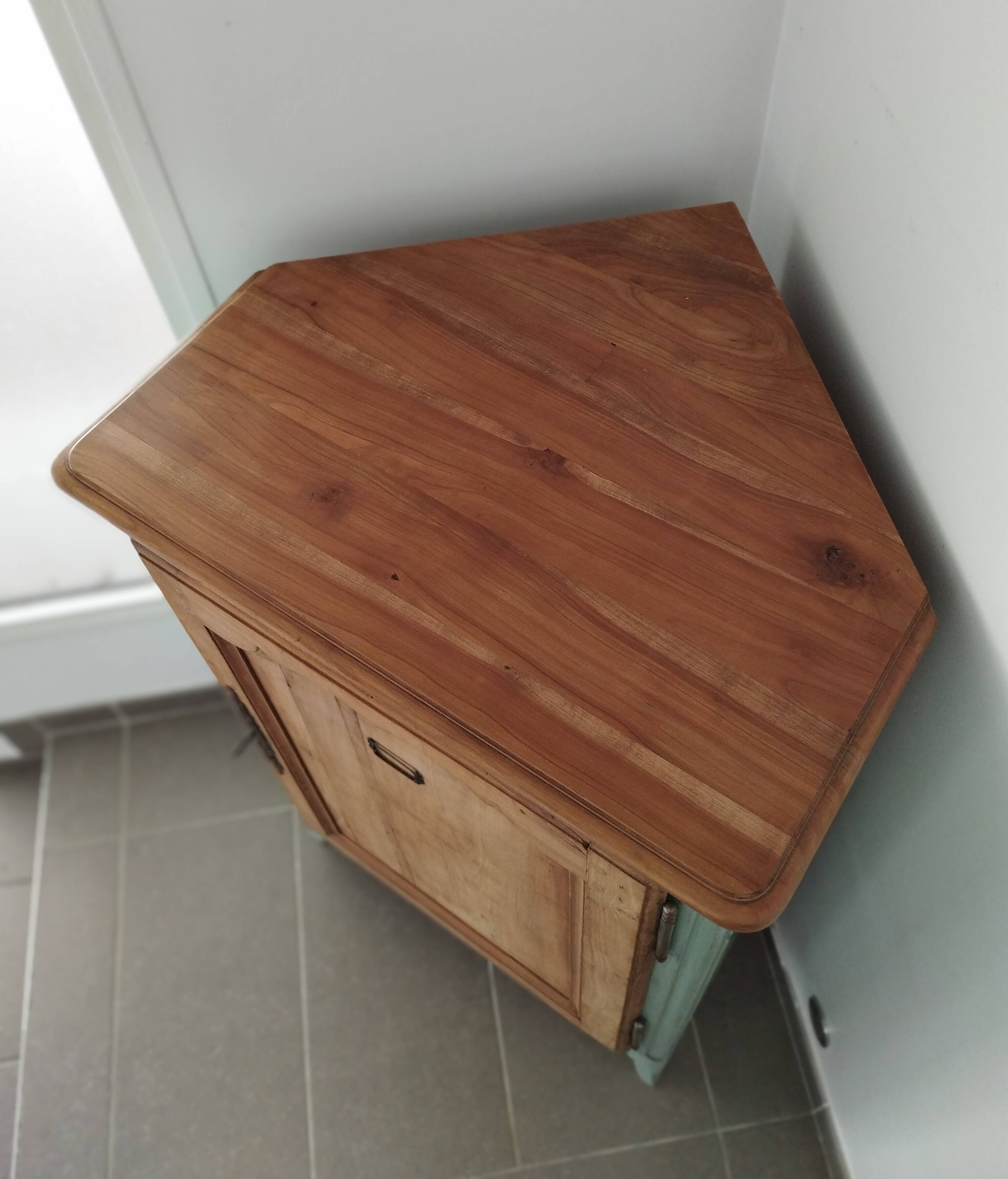 Large corner cabinet