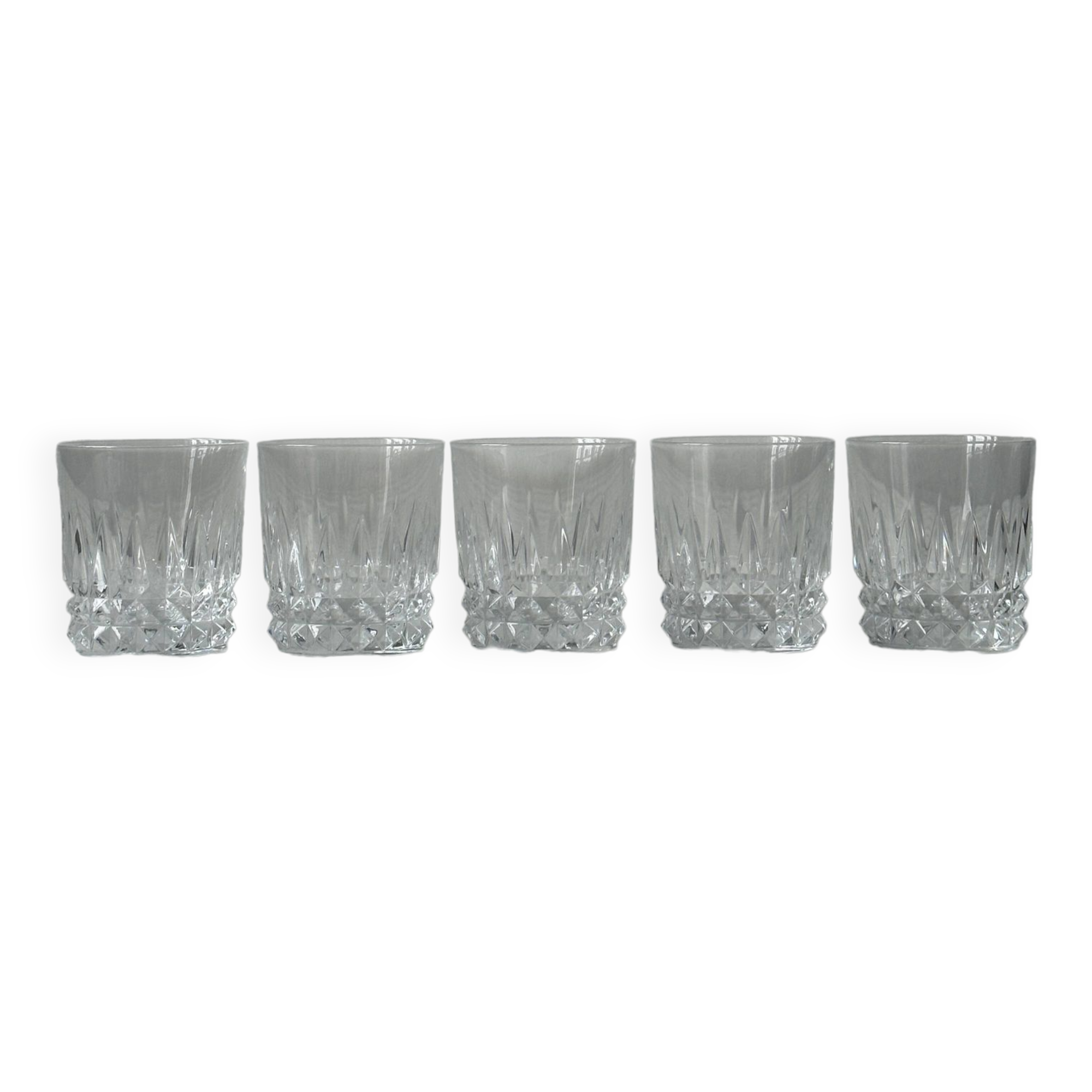 Ensemble de 5 verres à whisky en cristal ciselé
