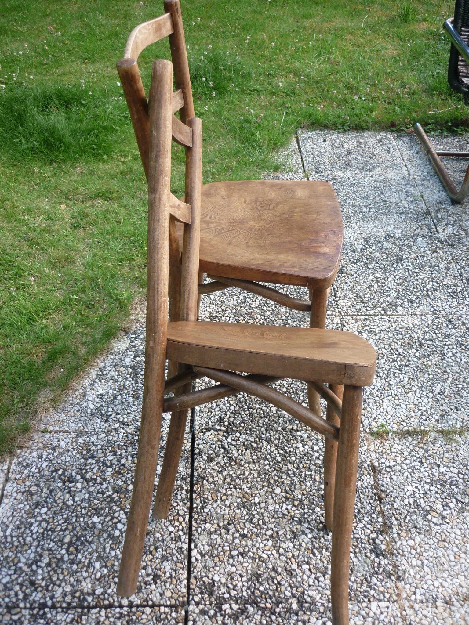Set of 2 old and screen-printed bistro chairs