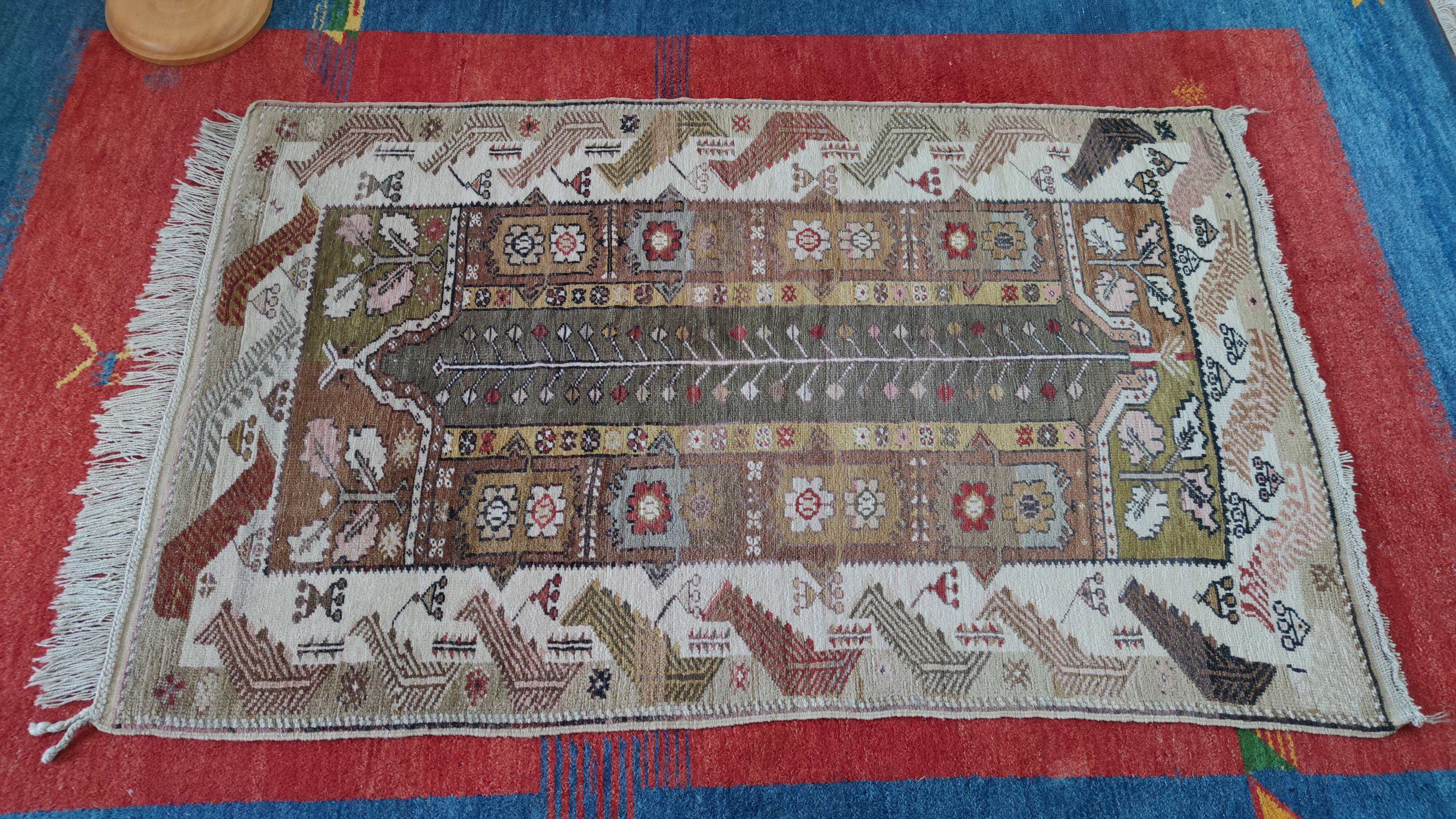 Anatolian carpet 182 x 115 cm