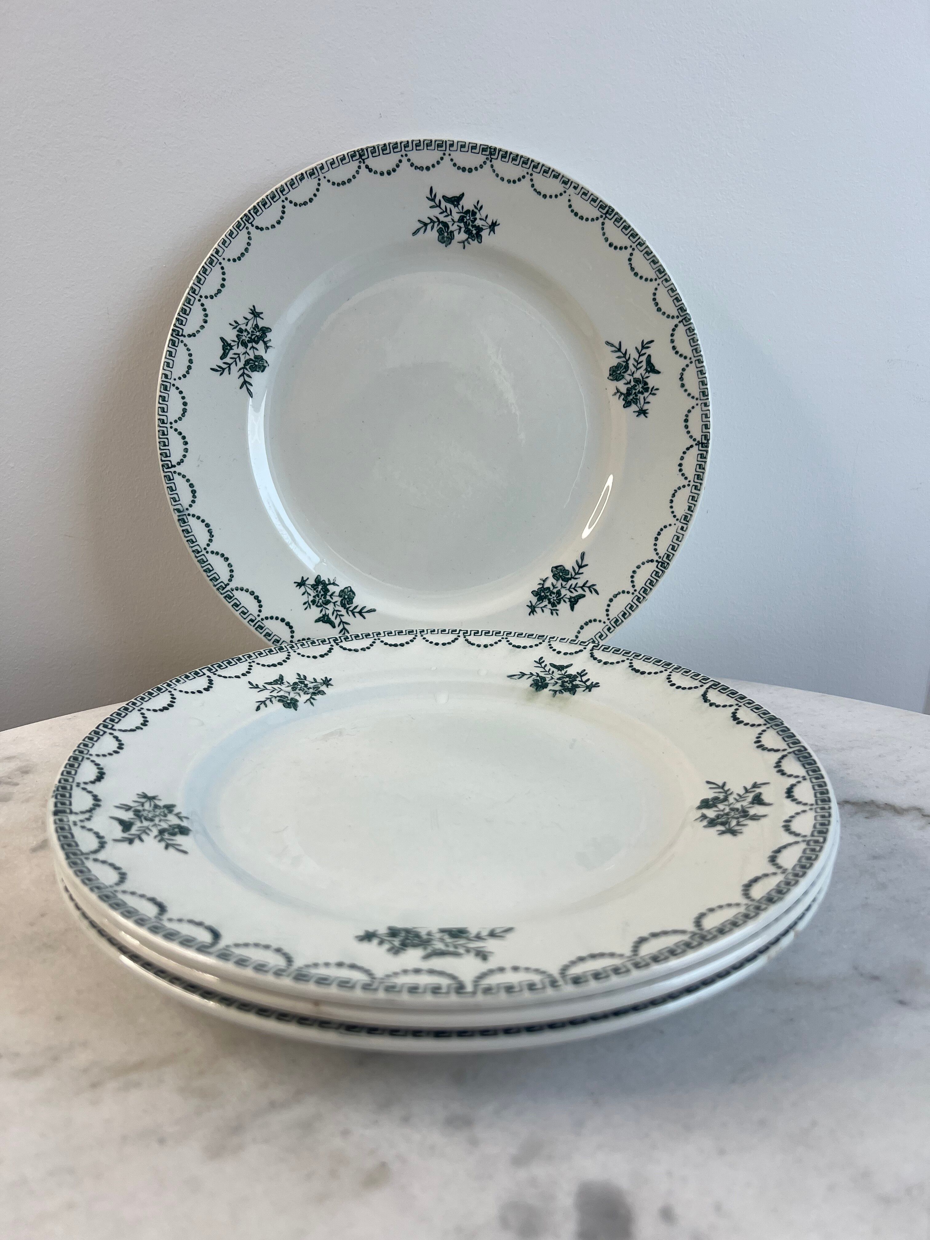 Set of 4 antique flat plates — Céranord pottery, model “