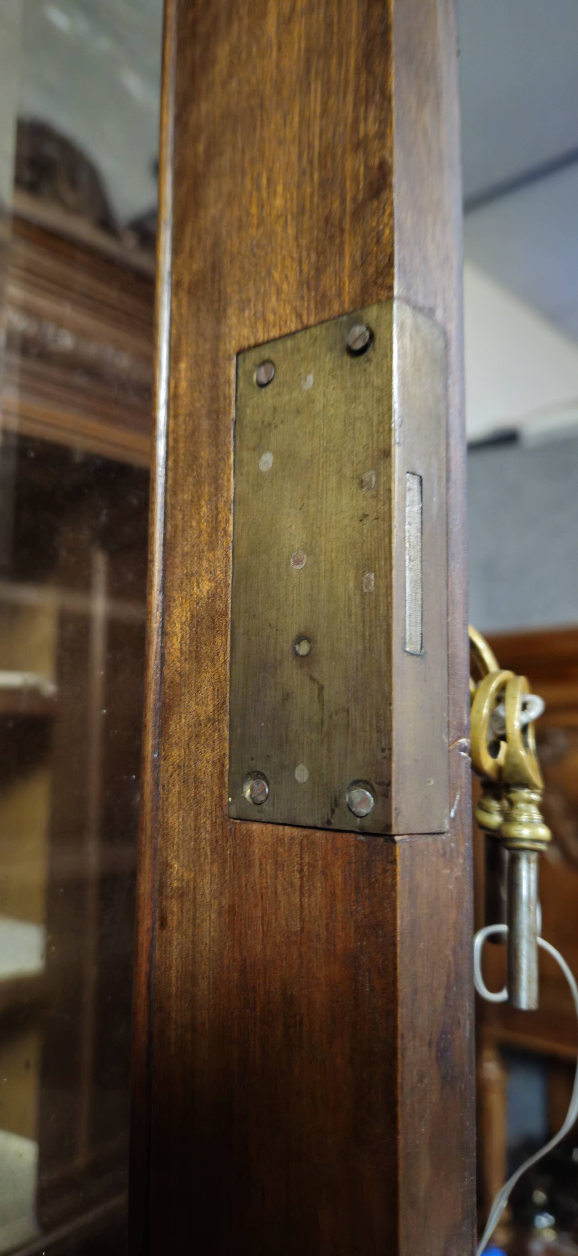 buffet - richly carved antique display cabinet - Renaissance / 19th century style