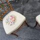 Paire de chaises anciennes en bois tourné, assise tapissée brodée