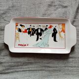 Maxim's empty pocket and dish