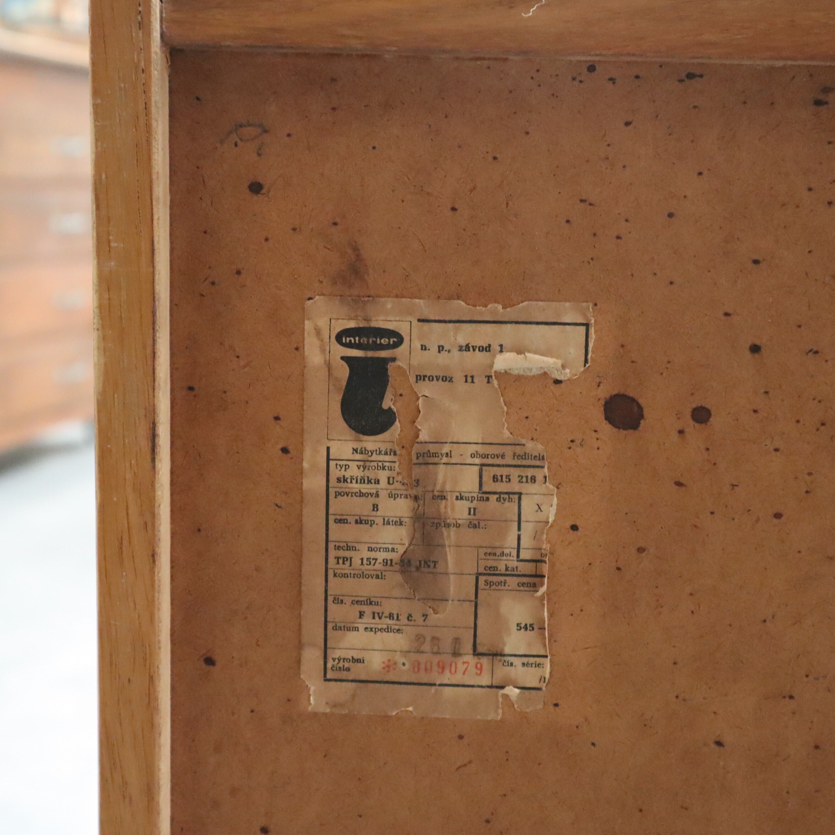 Black and white Jiroutek chest of drawers