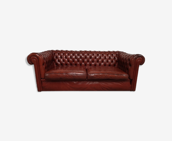 Canapé Chesterfield cuir vieux rouge