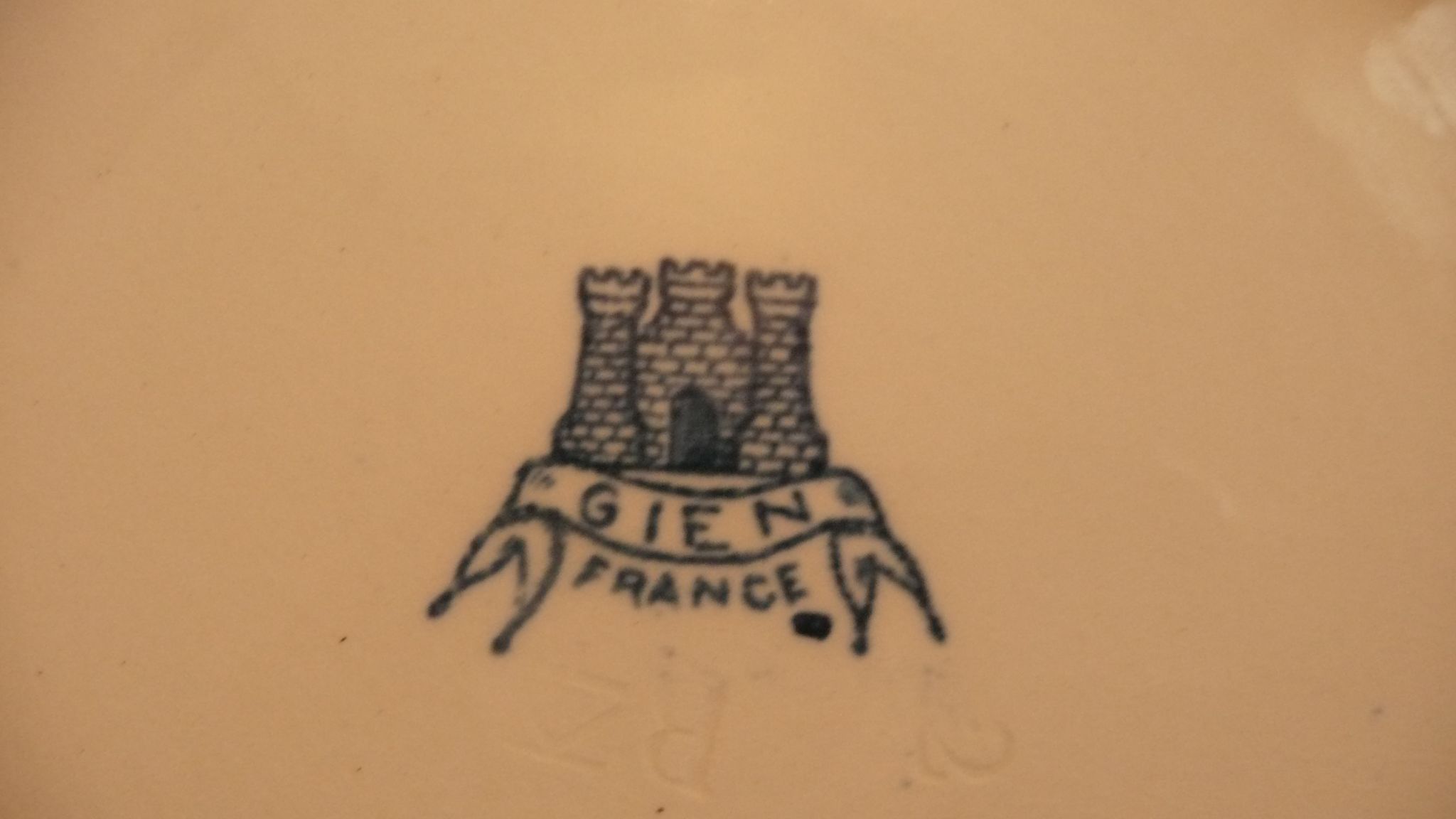 Service en faience de GIEN bleu camaieu dauphin