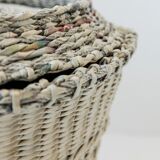 Grand panier à linge vintage des années 1990 avec couvercle, fabriqué à la main en papier journal tressé, rangement au design éco unique, décoration rustique, idée cadeau