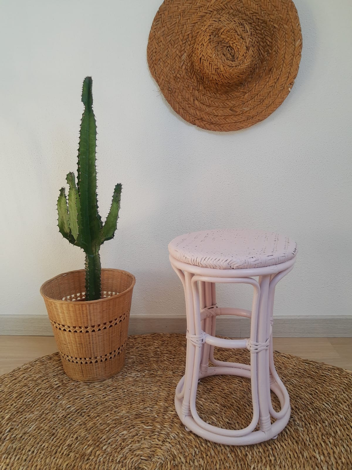 Vintage powder pink rattan stool