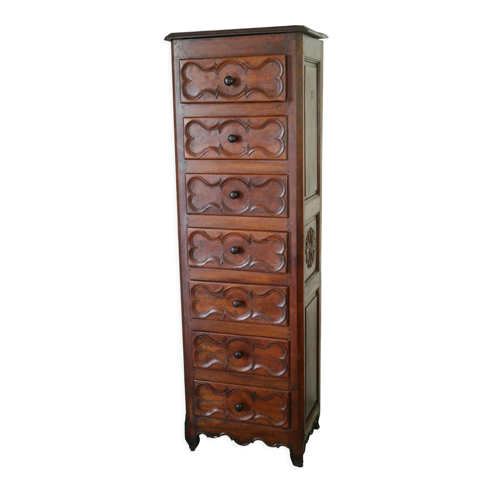 Artisanal walnut dresser late nineteenth early twentieth century