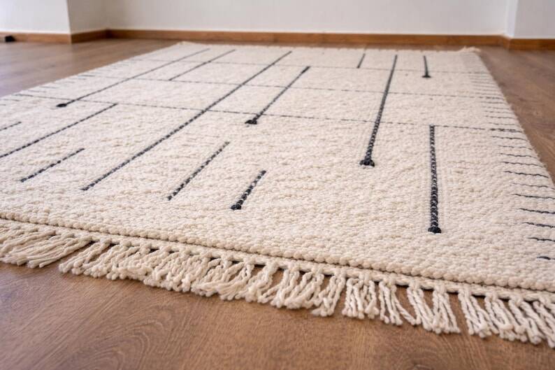 Pure wool rug, traditionally handwoven, size 2/3 m.