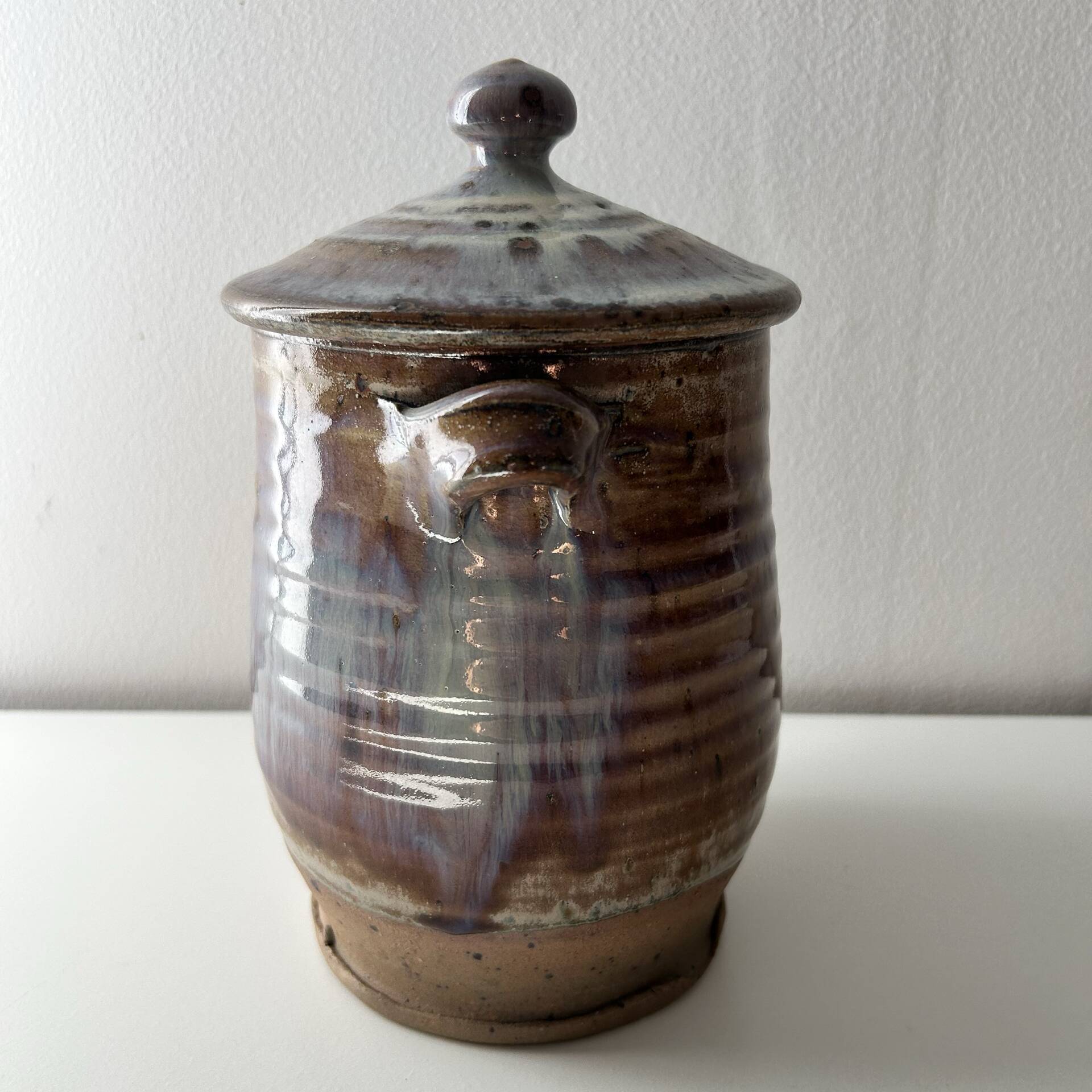 Grand pot à condiments signé