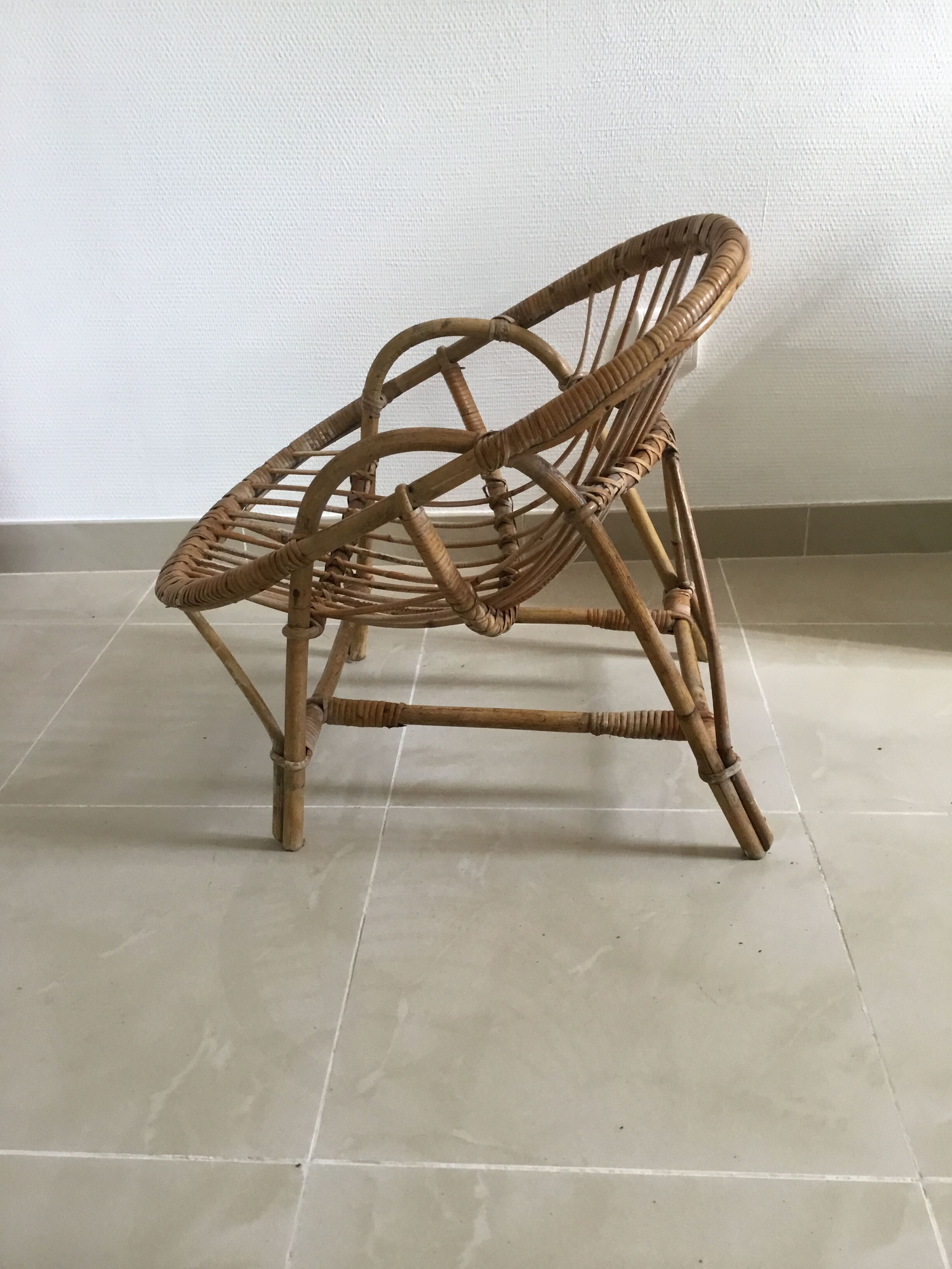 Fauteuil pour enfant en rotin