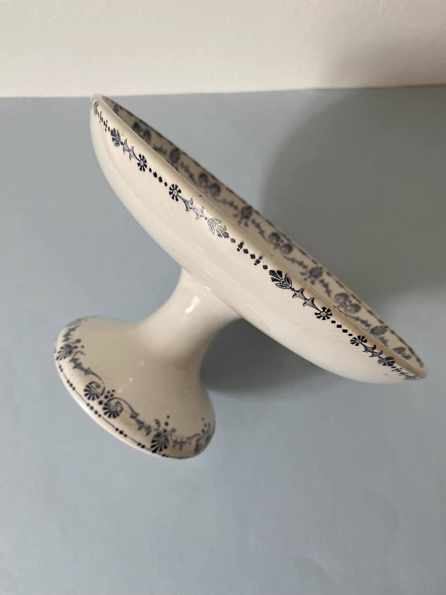 Ancien compotier en porcelaine opaque de Gien Terre de Fer, Modèle Étrusque