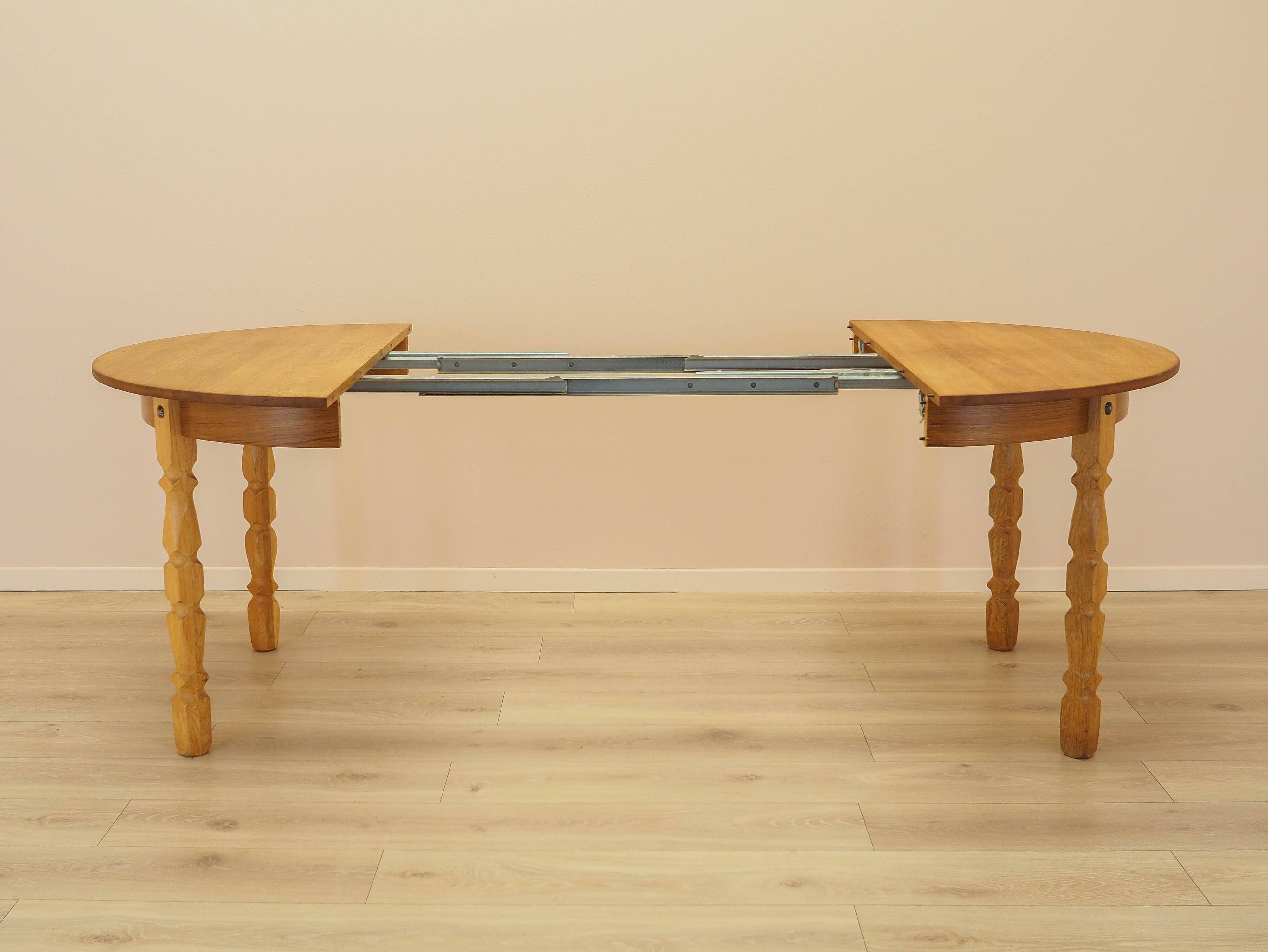 Round oak table, Danish design, 1960s, designer: Henning Kjærnulf