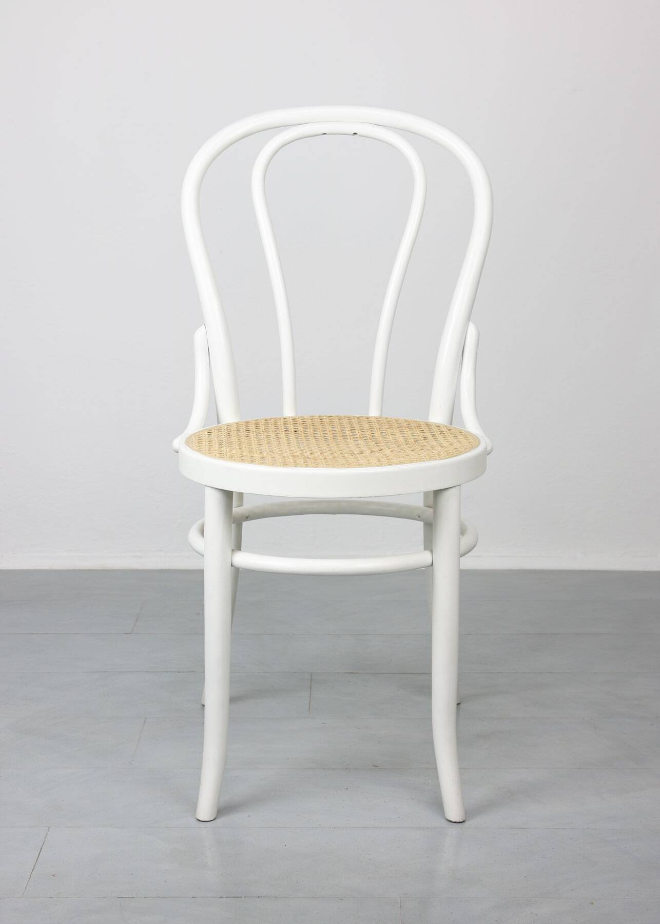 No. 18 White Chairs by Michael Thonet, Set of 4