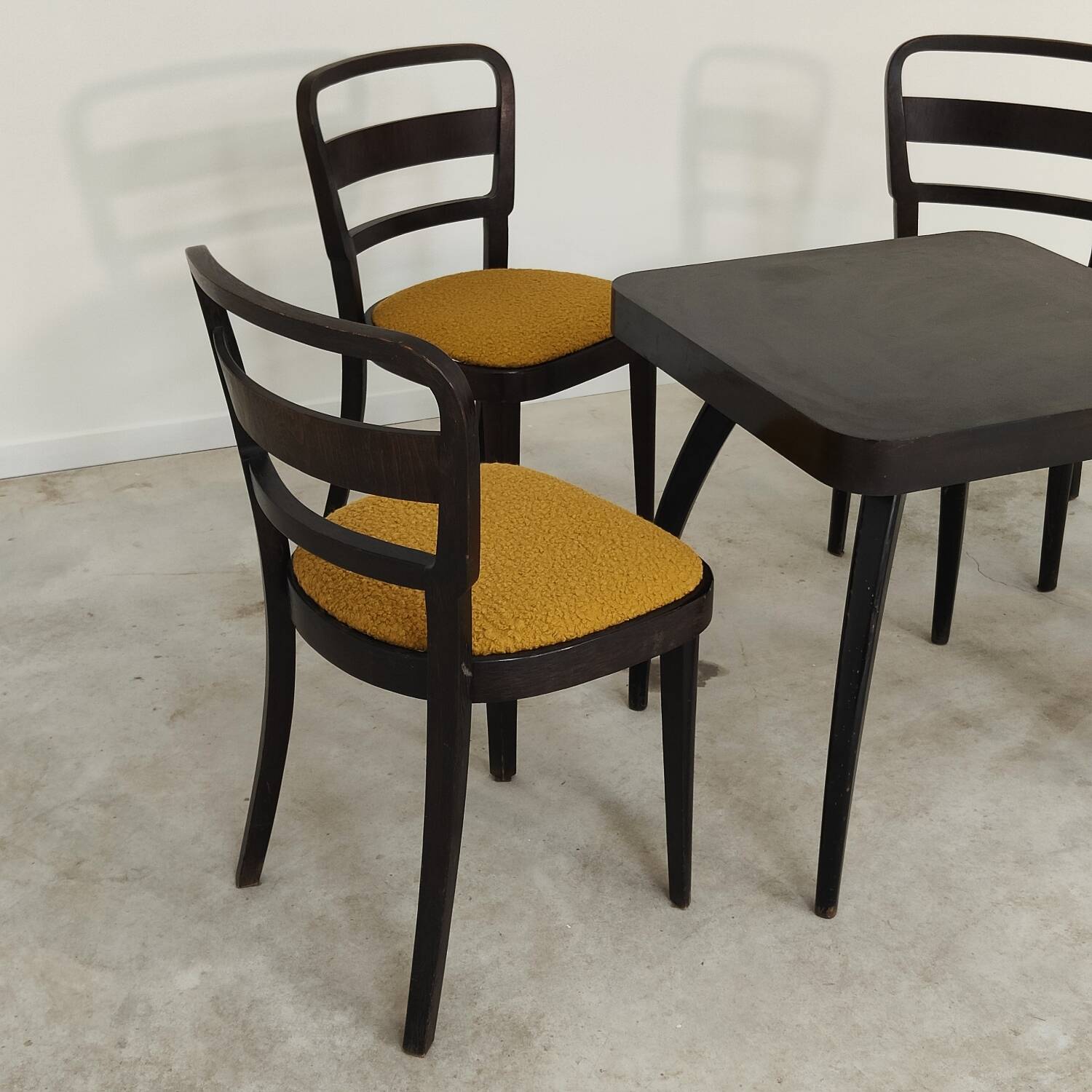 Set of 4 Thonet art deco chairs 1930, mustard yellow buckle