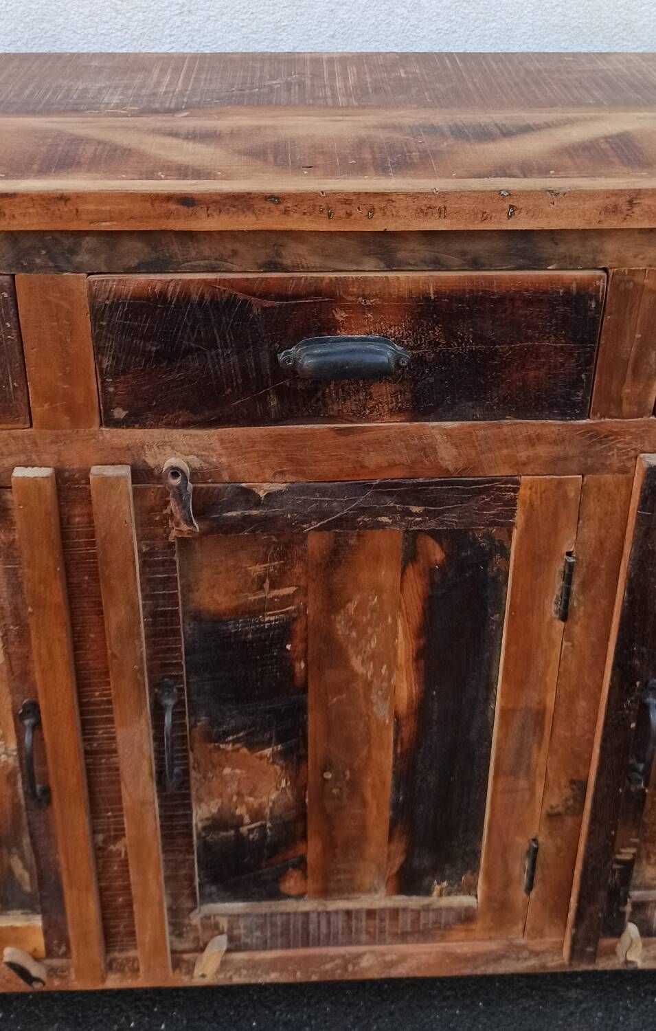 Buffet en bois ancien