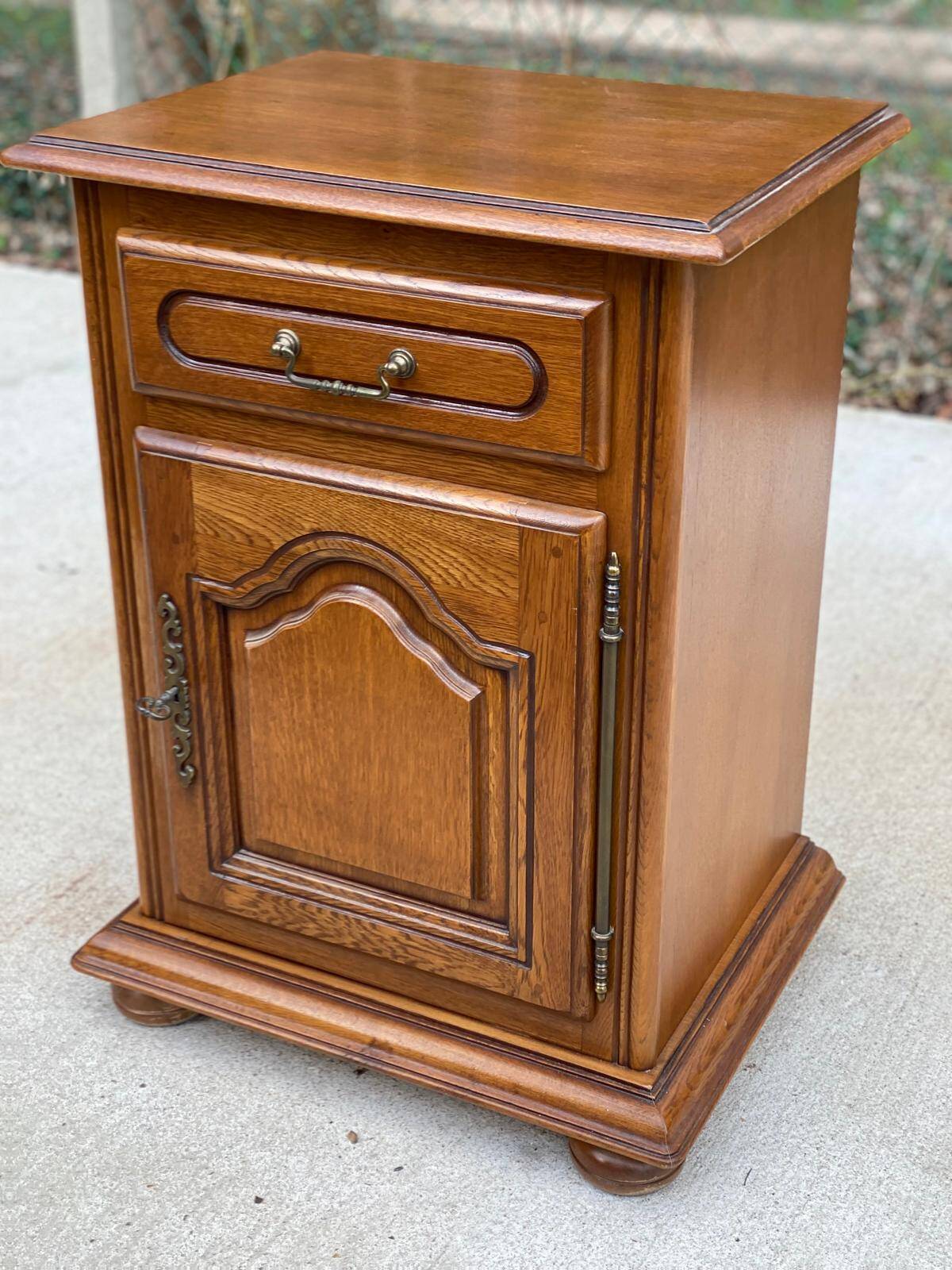 English chest of drawers in solid oak satin wood