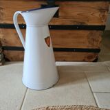 Enamelled sheet metal broc