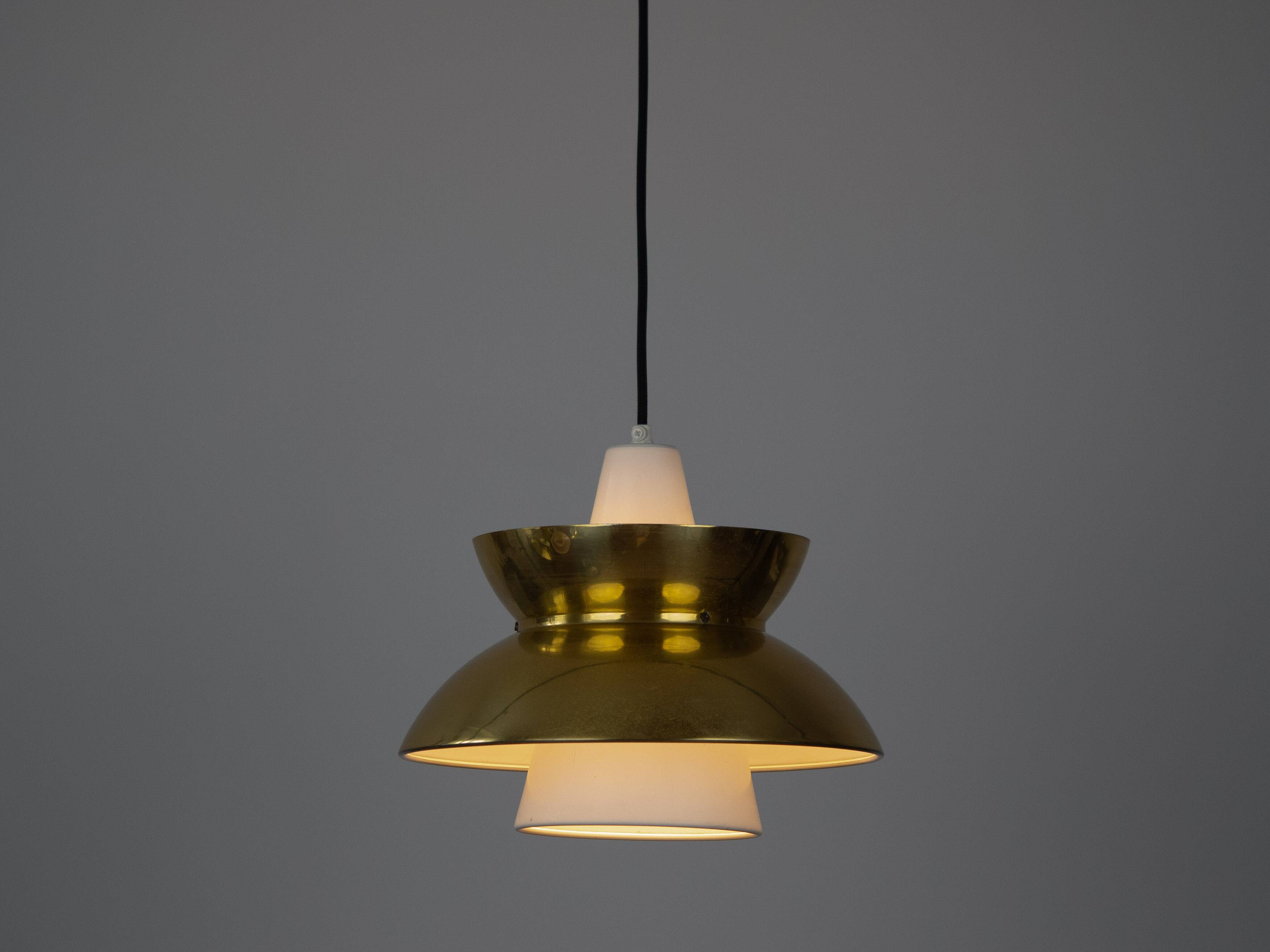Paire de 2 suspensions vintage Doo Woo danoises par Henning Klok. Louis Poulsen, 1950.