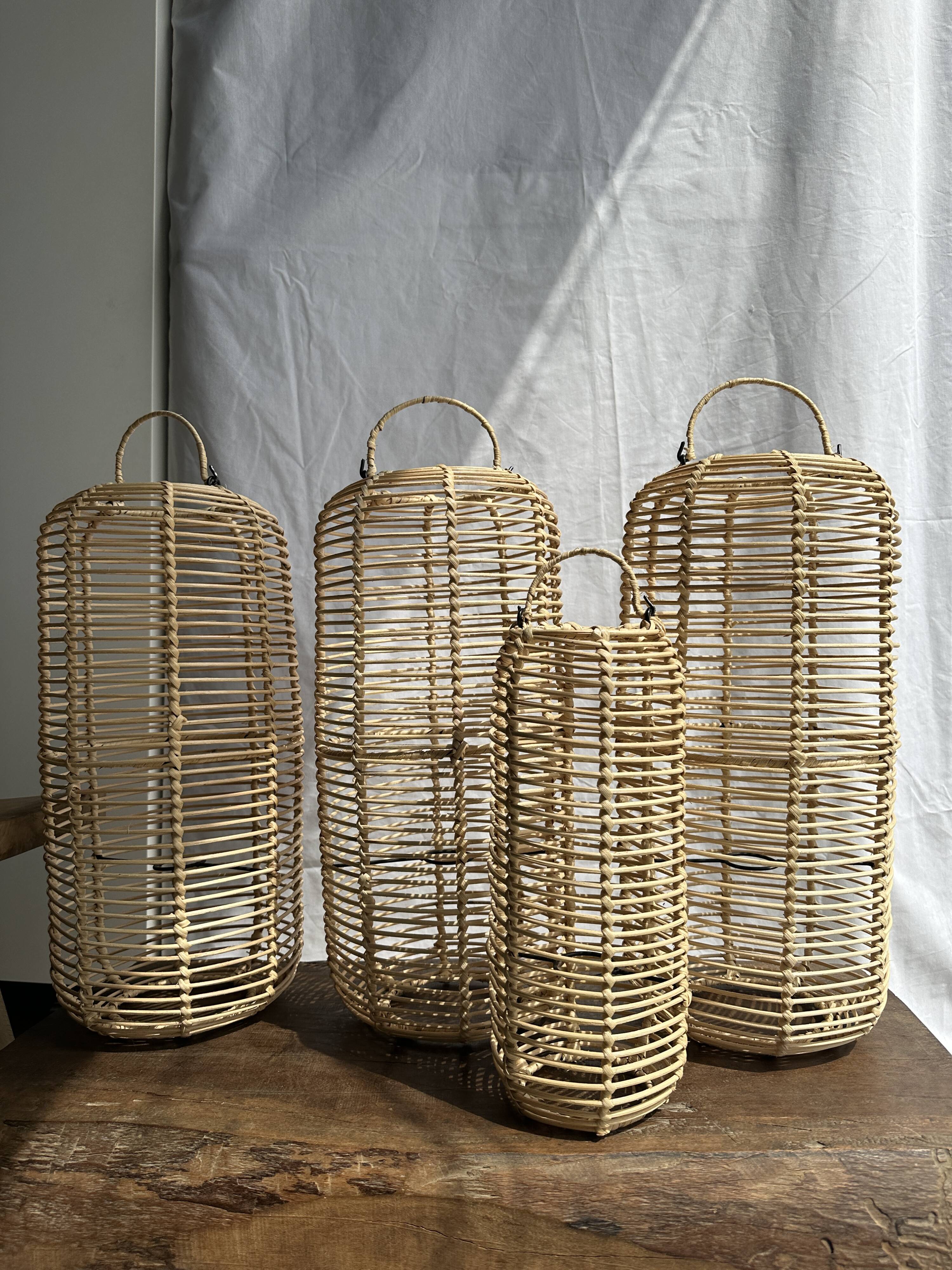 Small lantern-shaped rattan suspension H35 D15