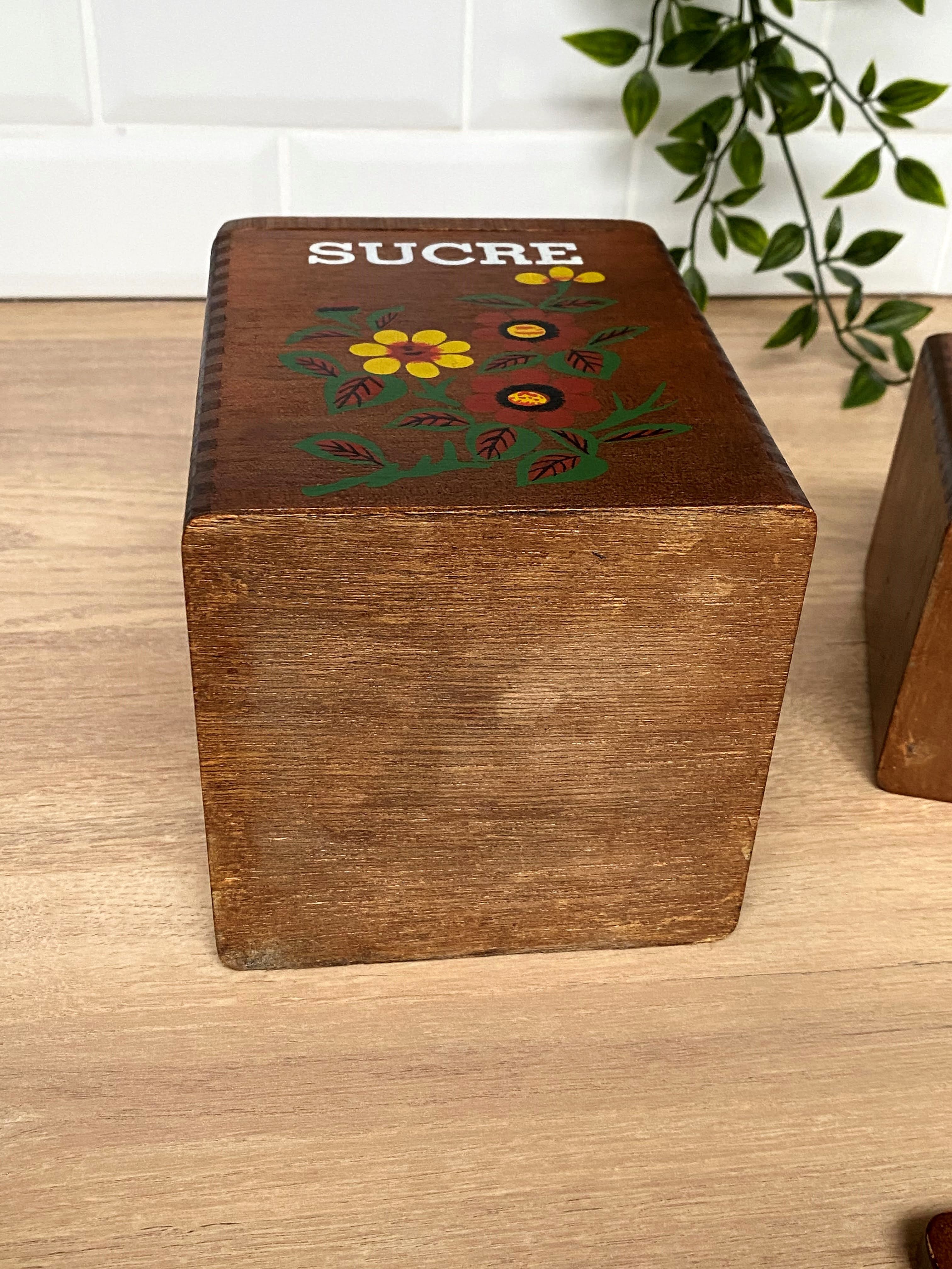Série de 4 pots à épices en bois