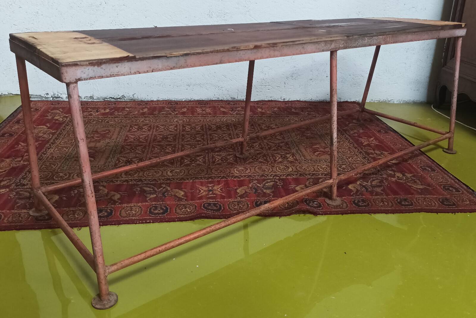 Metal industrial bench