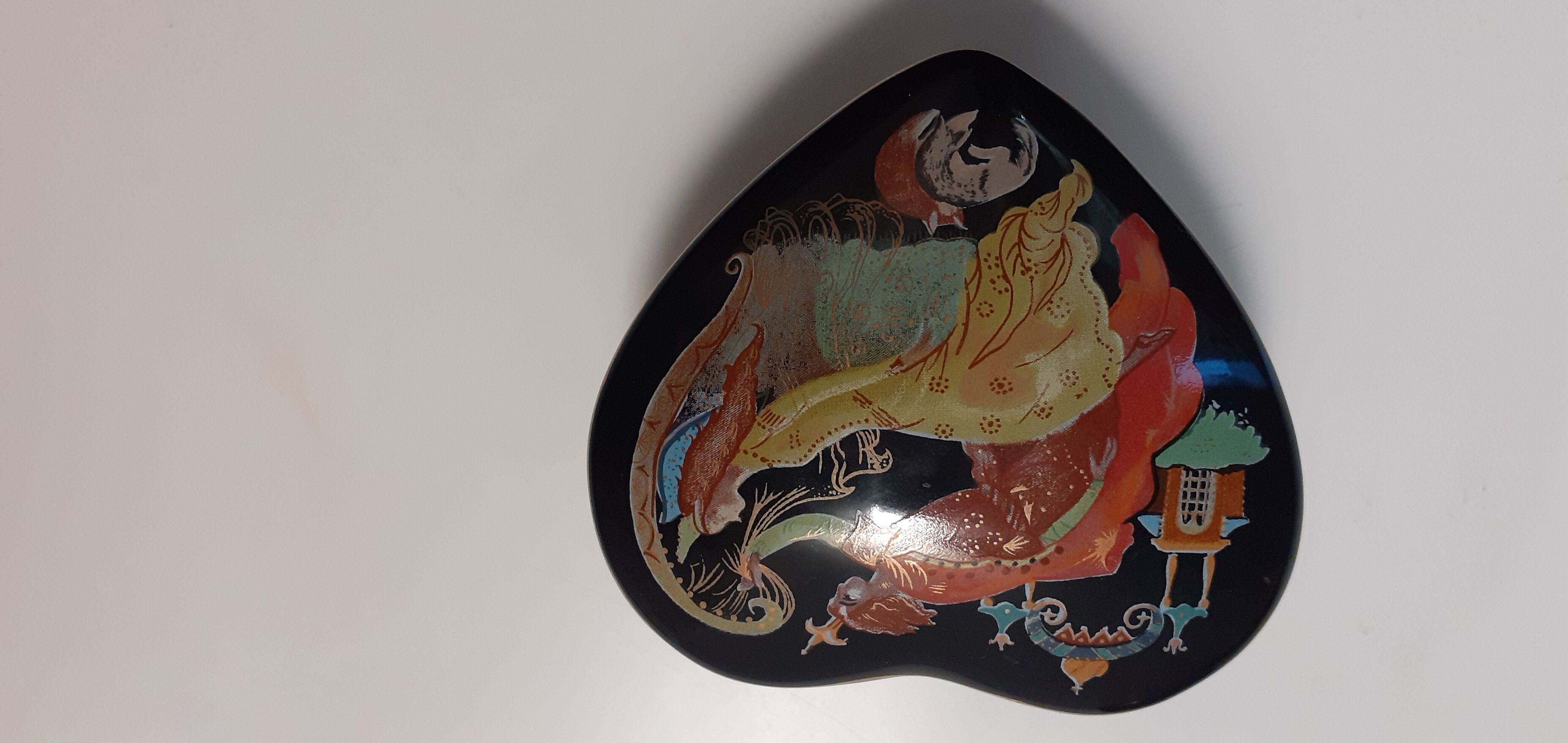 Old music box from 1988