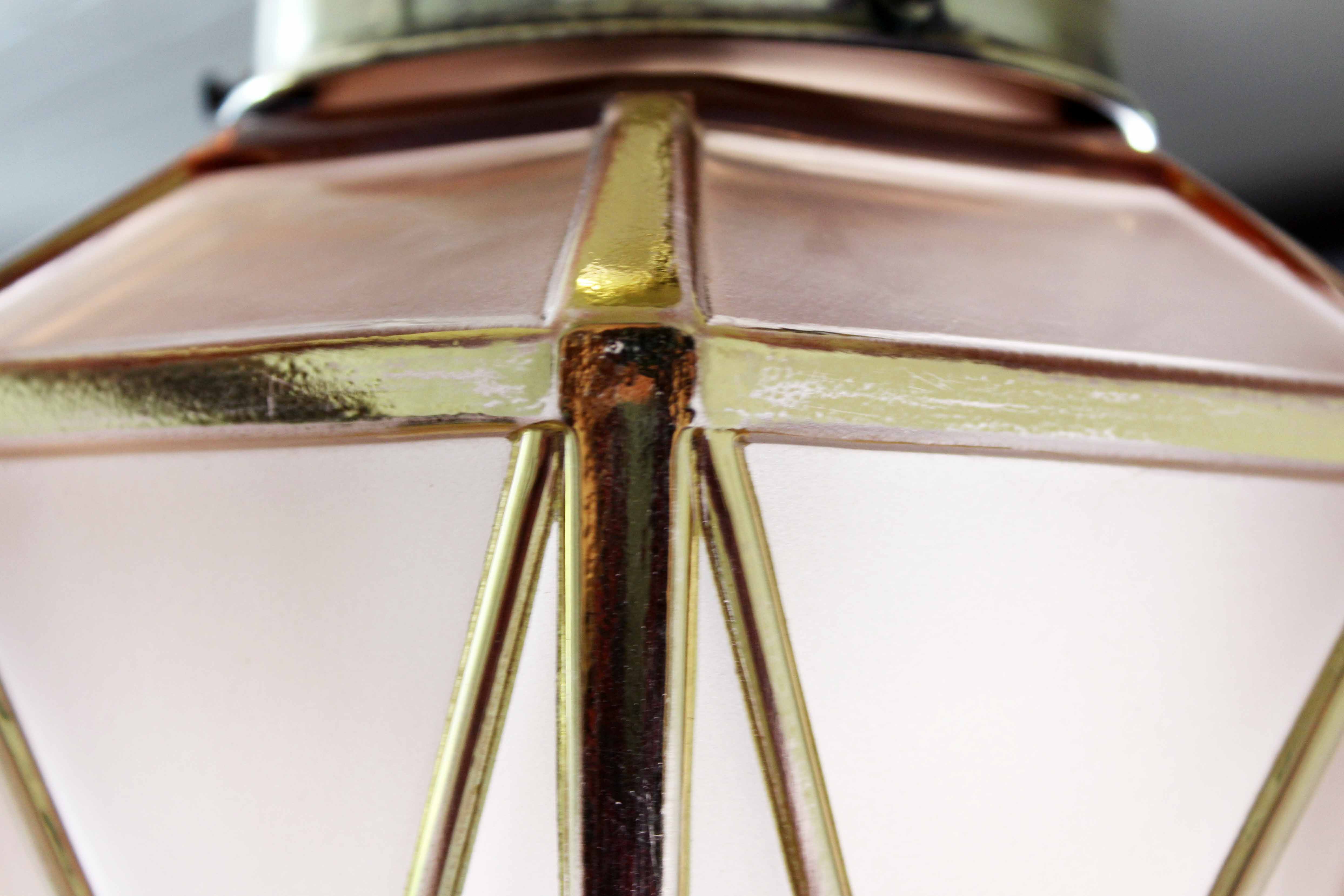 Art Deco suspension in pink and brass glass