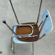 Paire de chaises en Formica bleu “Peugeot”
