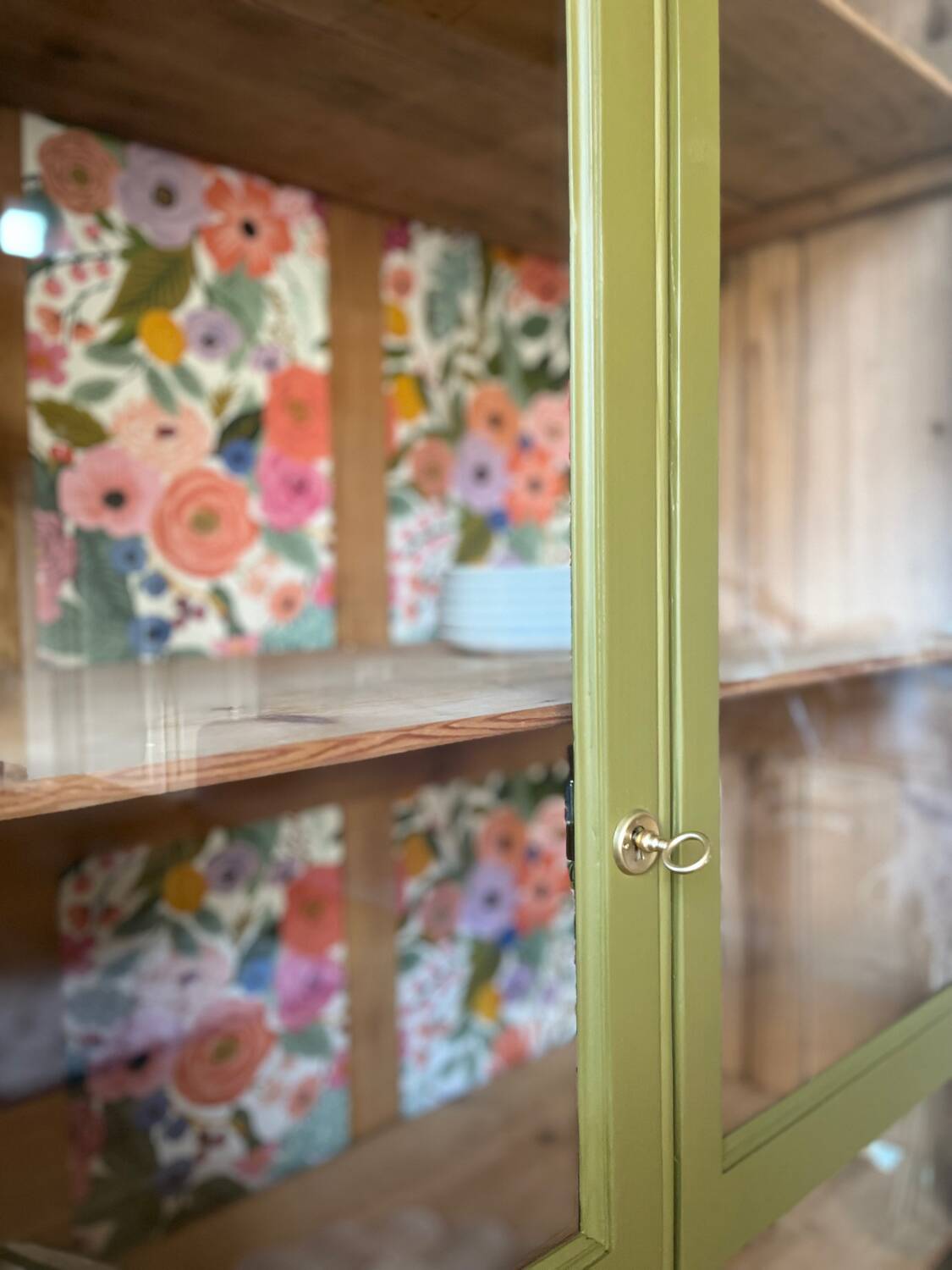 Parisian showcase cabinet