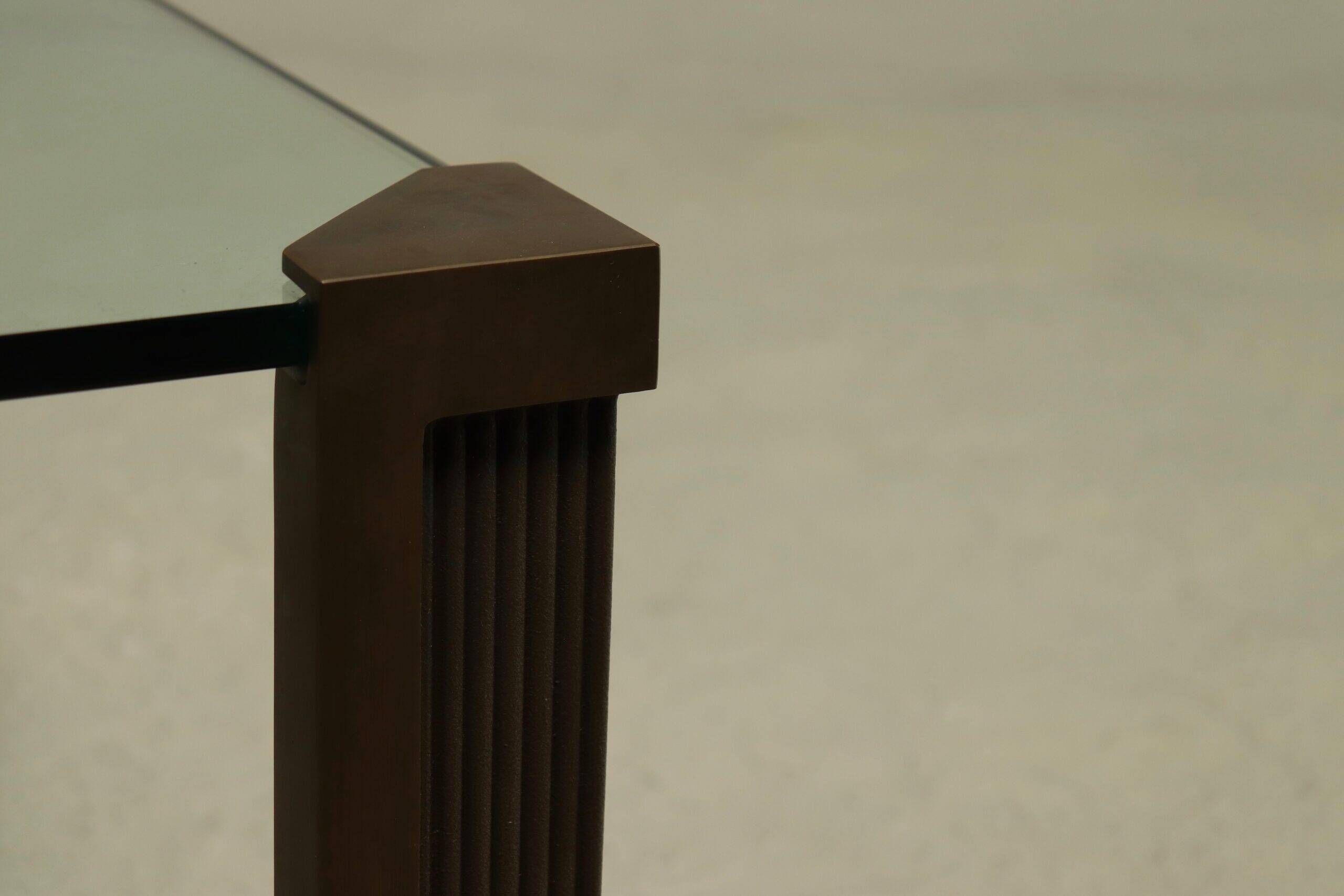 Table d'appoint modèle T14 par Peter Ghyczy années 1970