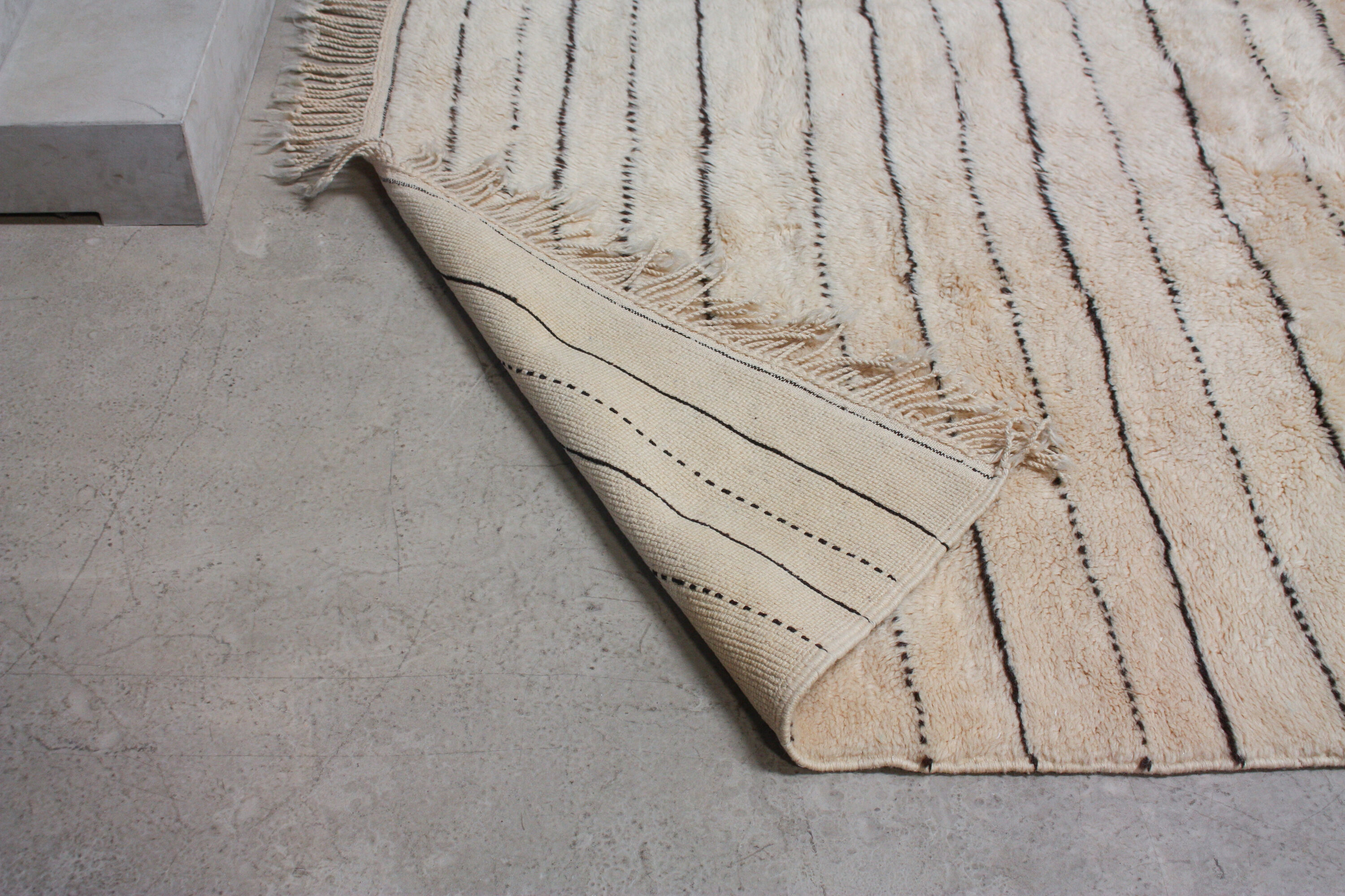 Moroccan beni ourain woollen rug with stripes 180x270cm