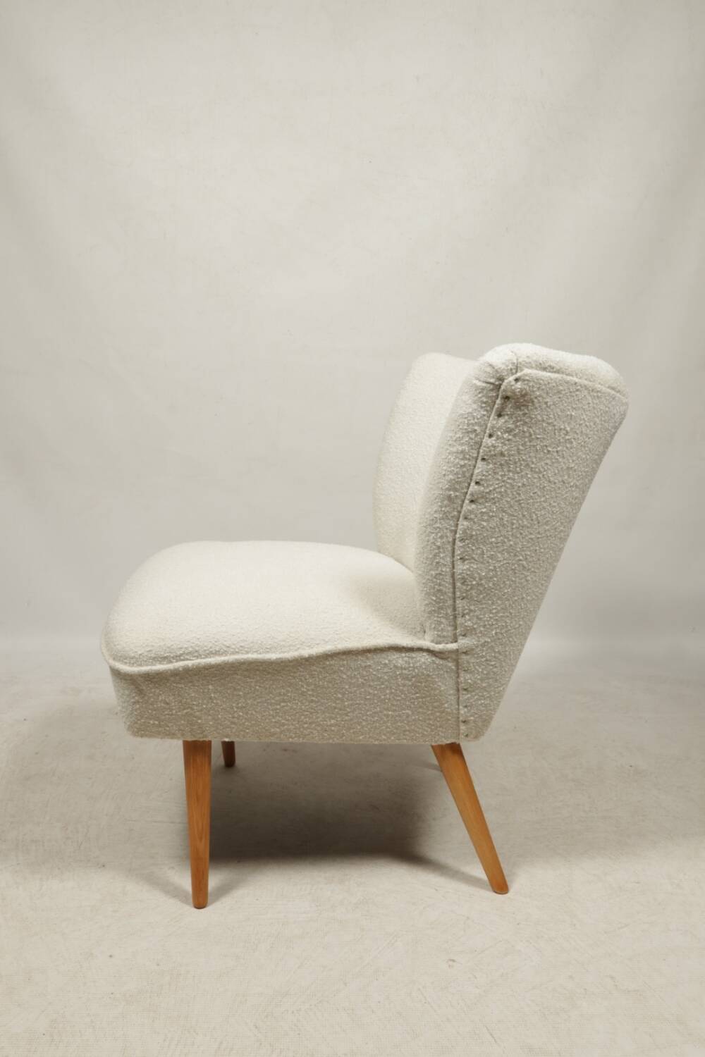 Vintage cocktail chair beige boucle expo 58