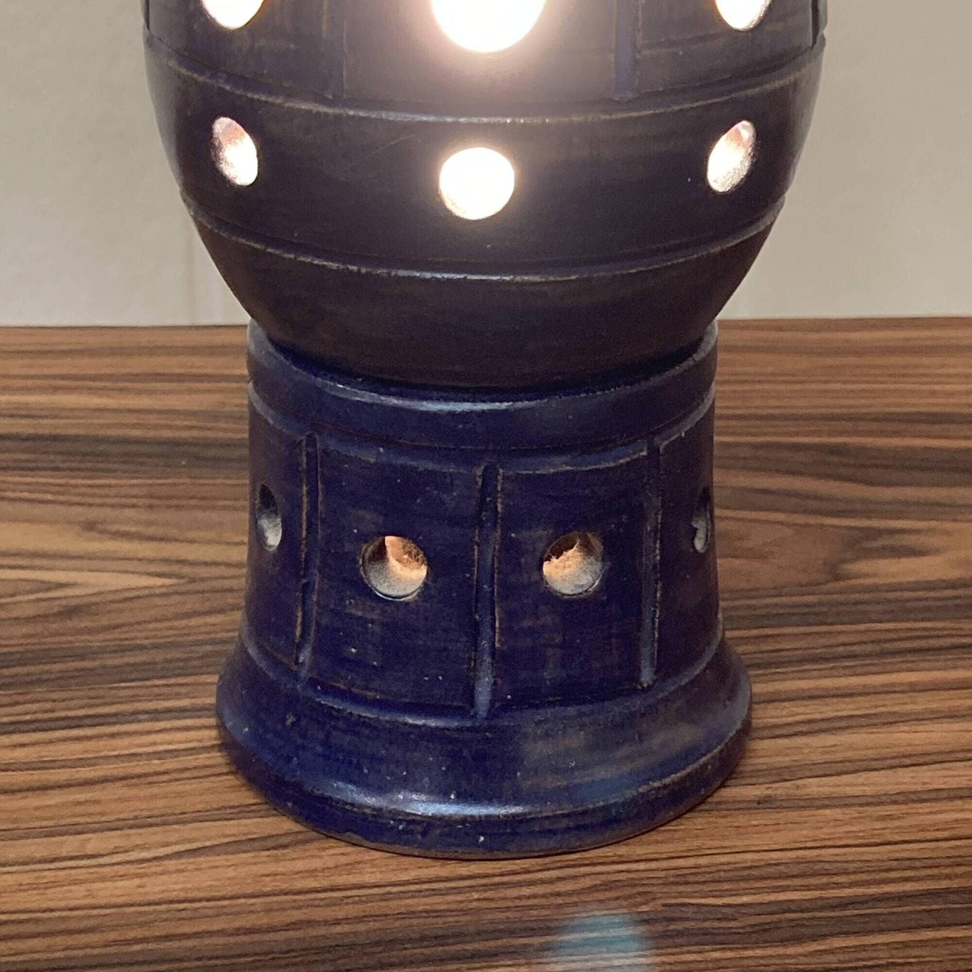 "enamelled terracotta lamp 'scandinavian design 1950'."