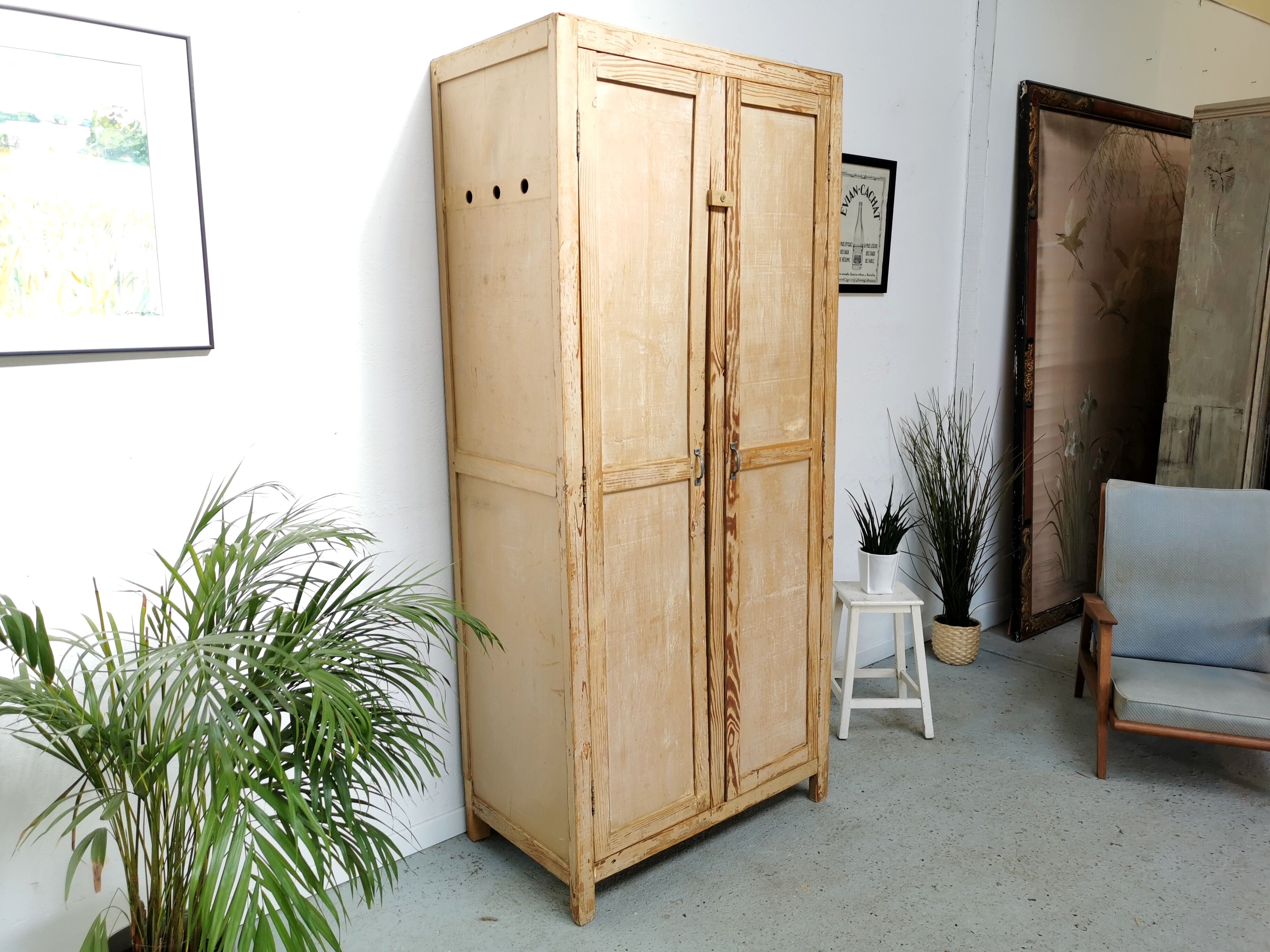 Armoire parisienne vintage