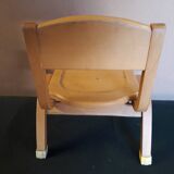 Early childhood chair in plywood.
