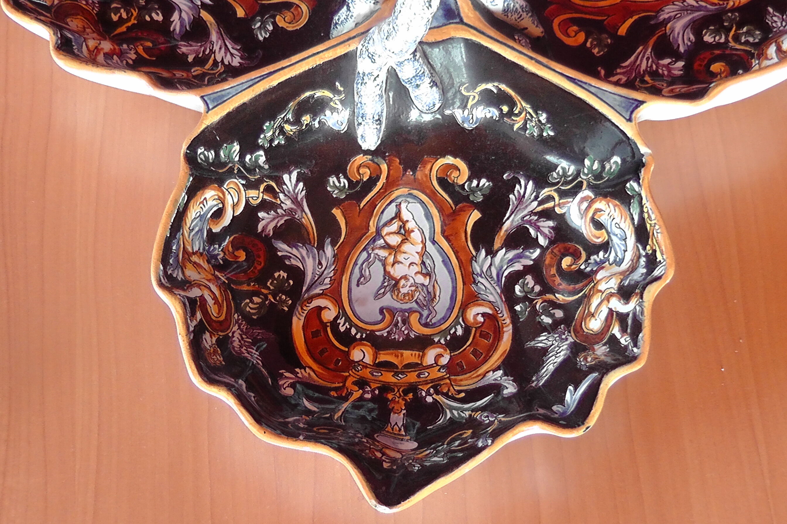 Trilobed beggar servant Gien XIX Century