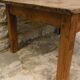 Ancienne table basse en bois avec tiroir central