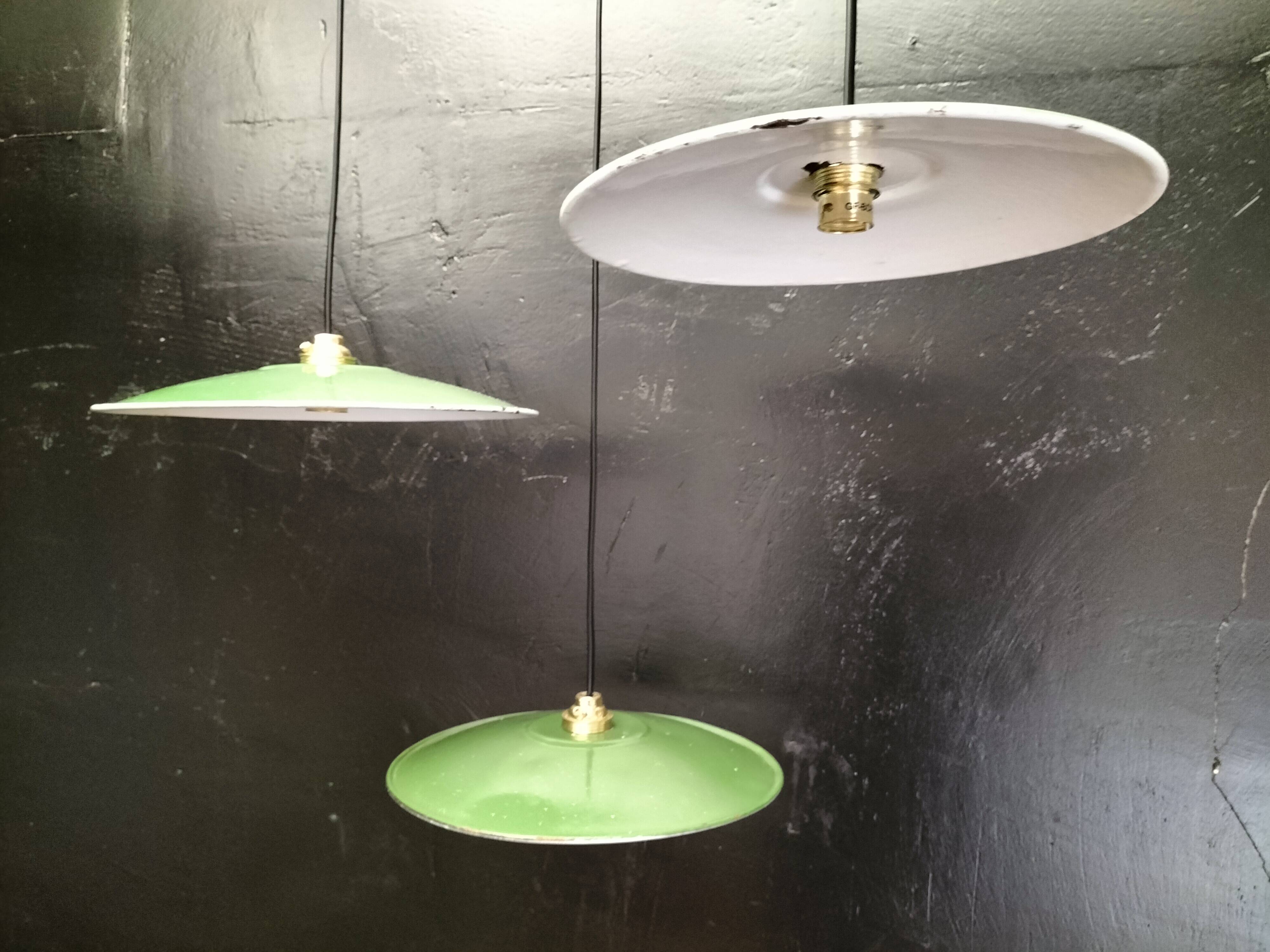 Enamelled sheet metal suspensions